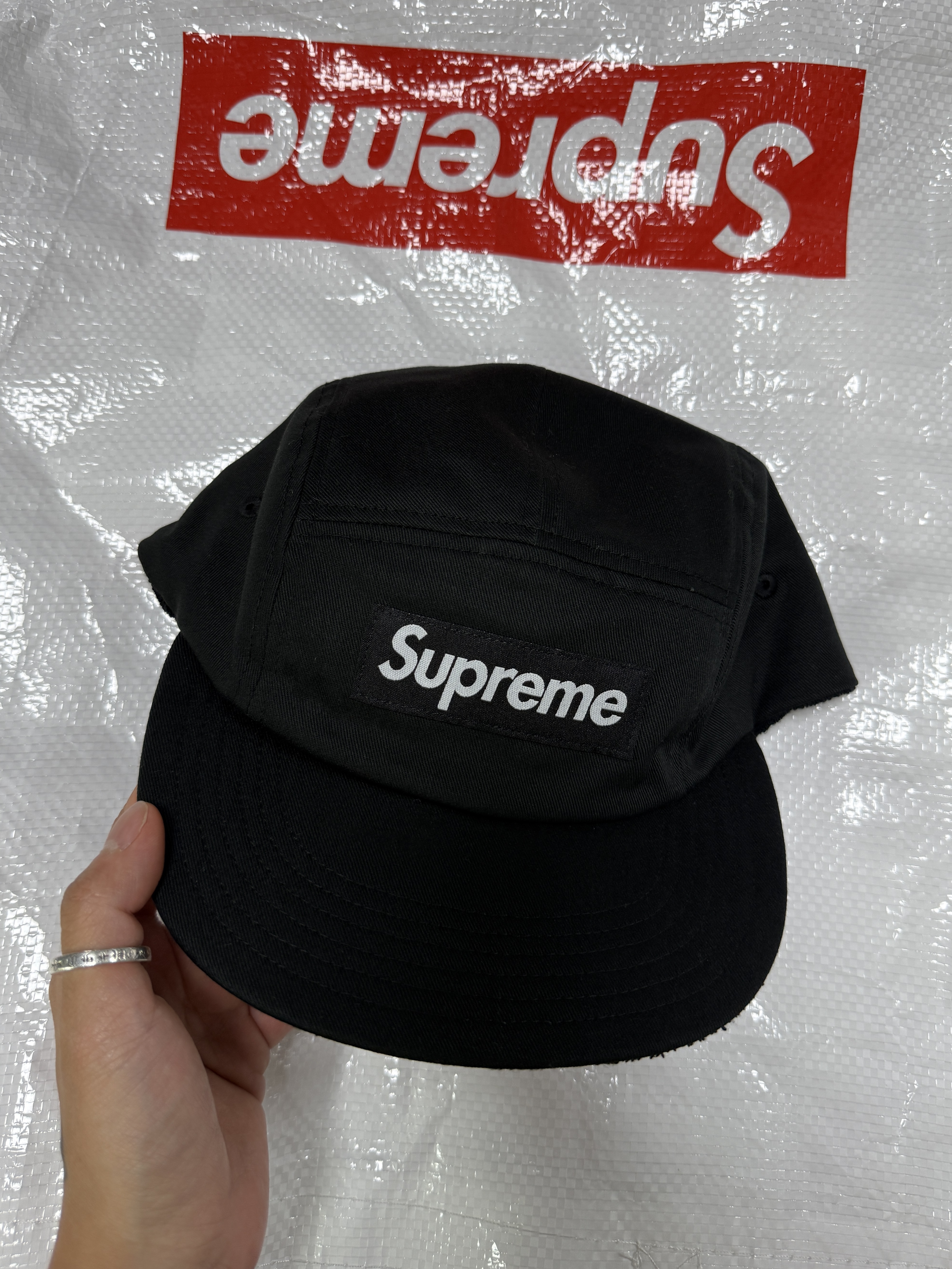 Supreme Reversible Terry Camp Cap Black - 25SS 착용 스타일 - 1