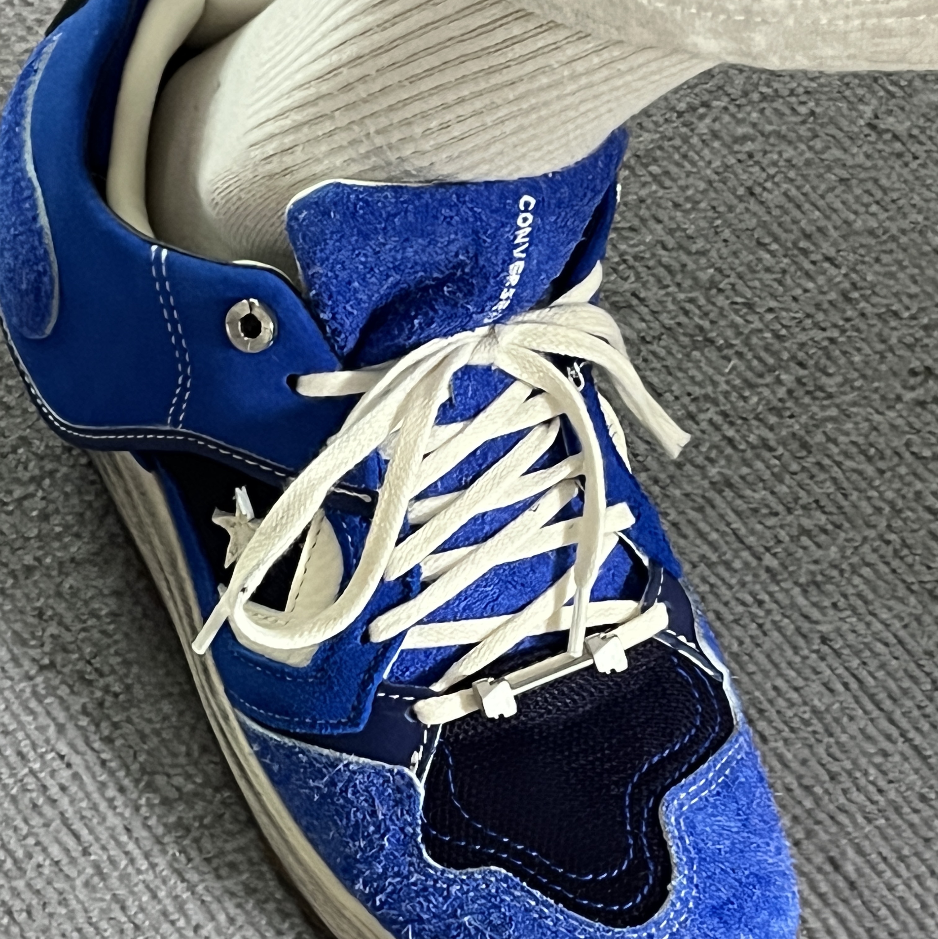Converse x Ader Error Wave Trainer Blue 착용 스타일 - 1
