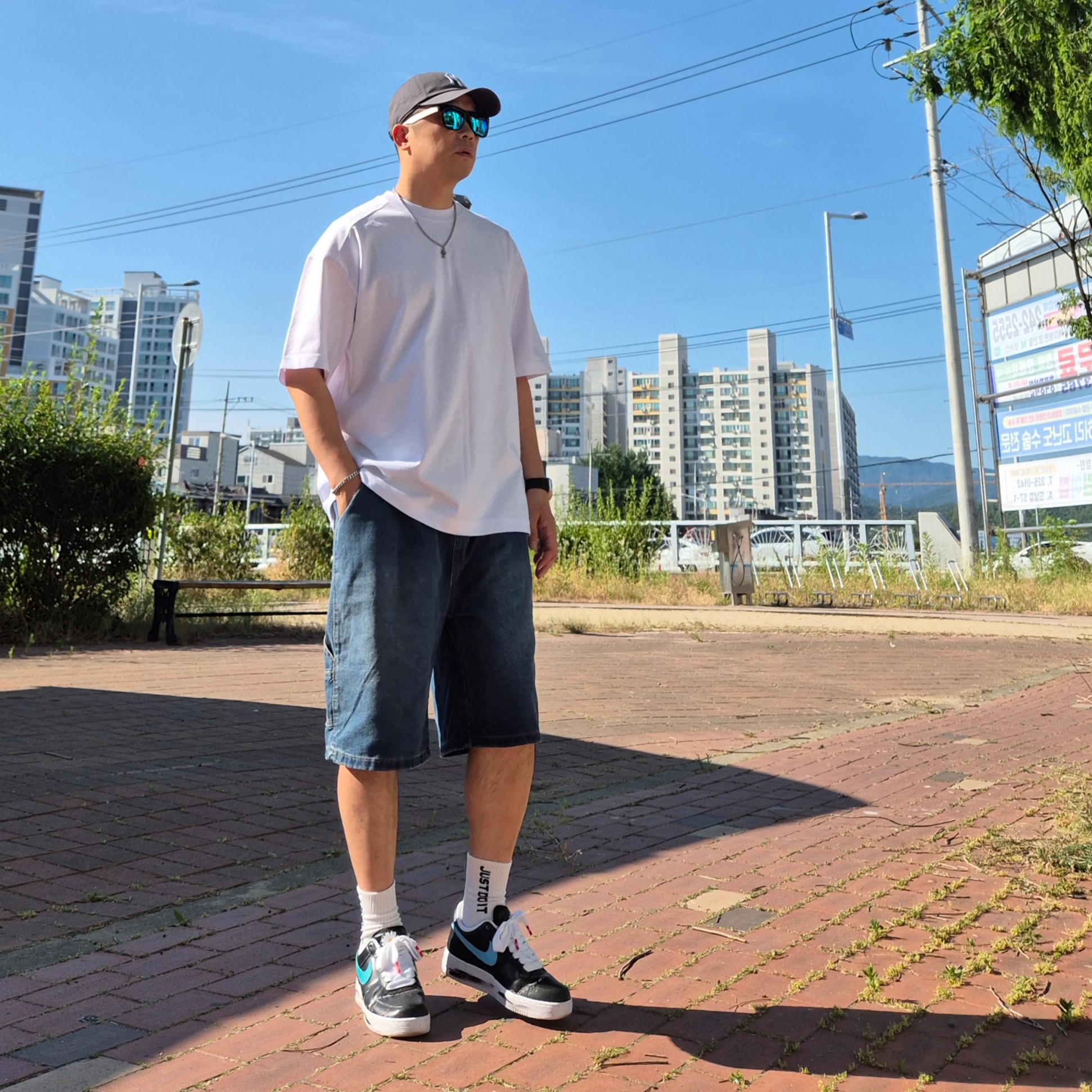 Nike x Peaceminusone Air Force 1 Low Para-Noise 3.0 Black and Multicolor, Casio G-Shock GM-2100-1A 착용 스타일 - 2