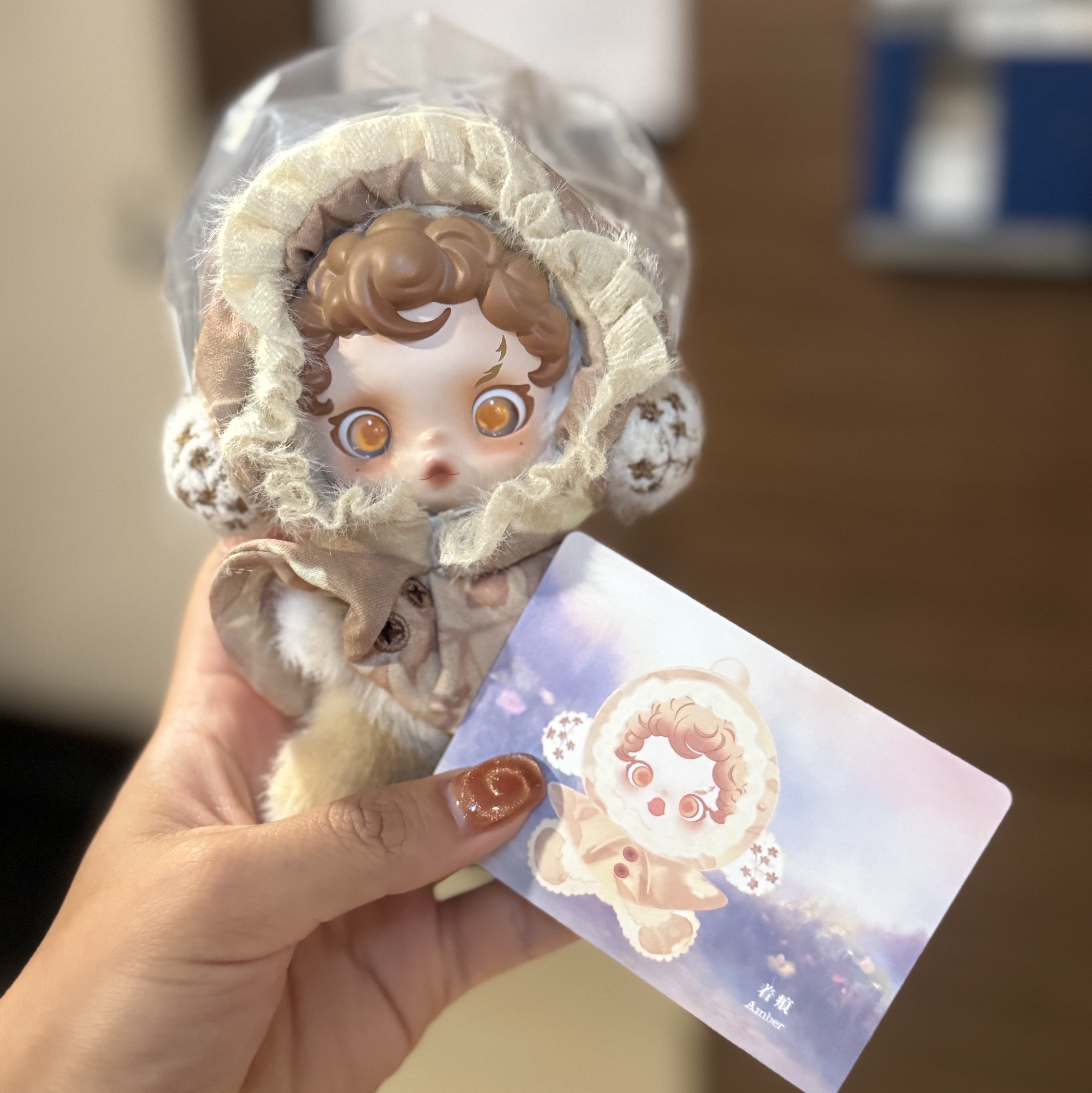 Pop Mart Skullpanda L’Impressionnisme Series Plush Doll Amber (Opened Case) 착용 스타일