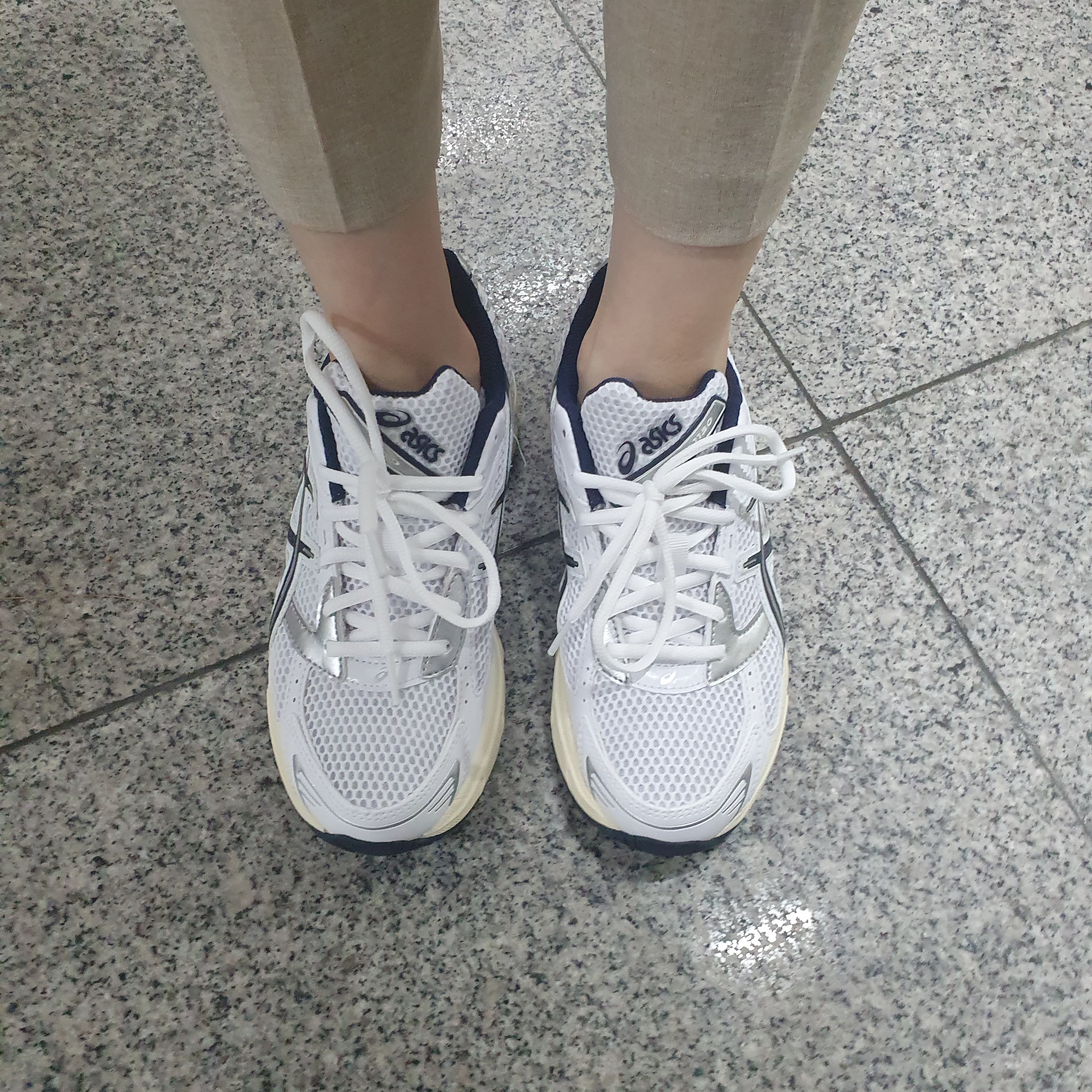 (W) Asics Gel-1130 White Midnight 착용 스타일