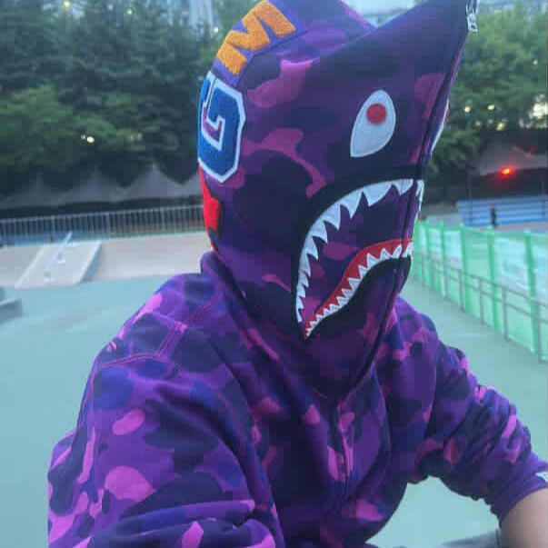 BAPE Color Camo Shark Full Zip Hoodie Purple 착용 스타일 - 4