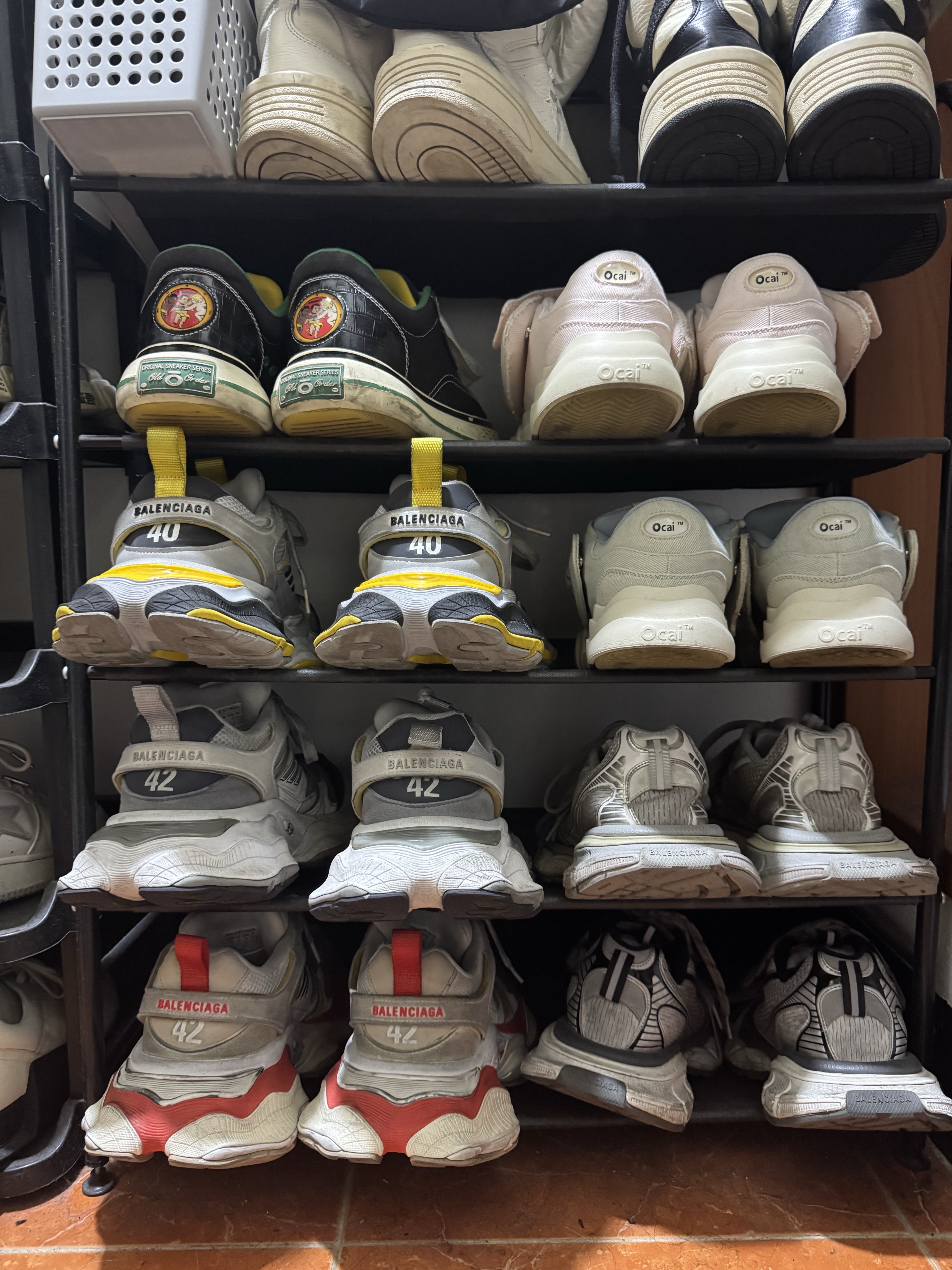 Balenciaga Cargo Sneakers White Grey, Balenciaga Cargo Sneakers Grey Black Yellow 착용 스타일