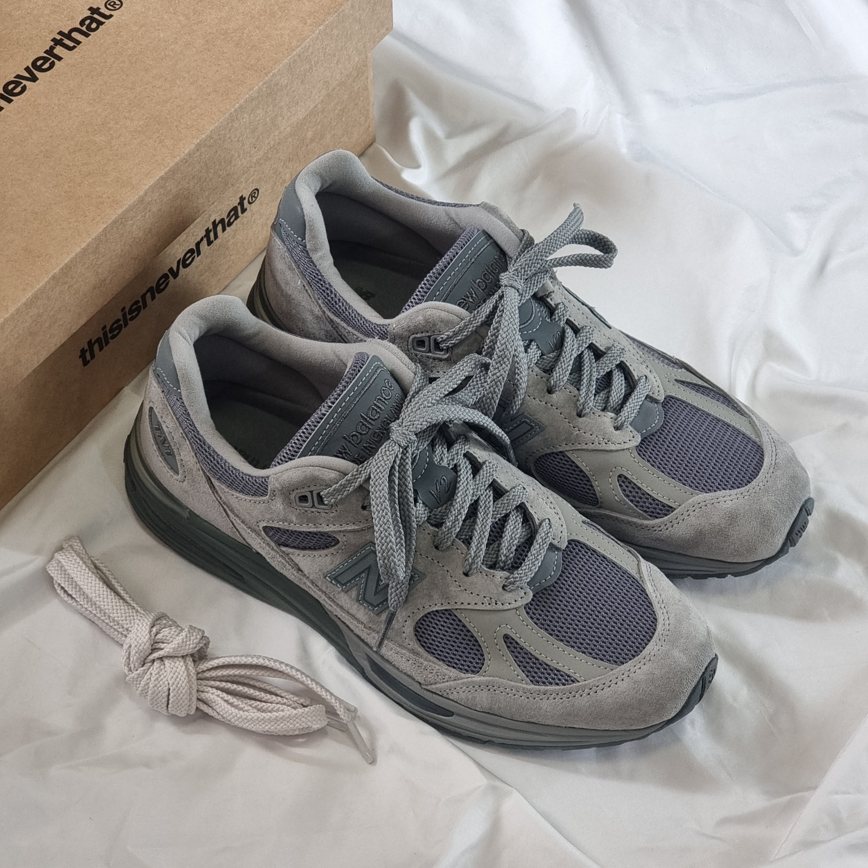 New Balance x Thisisneverthat 991v2 Made in UK Grey 착용 스타일 - 1