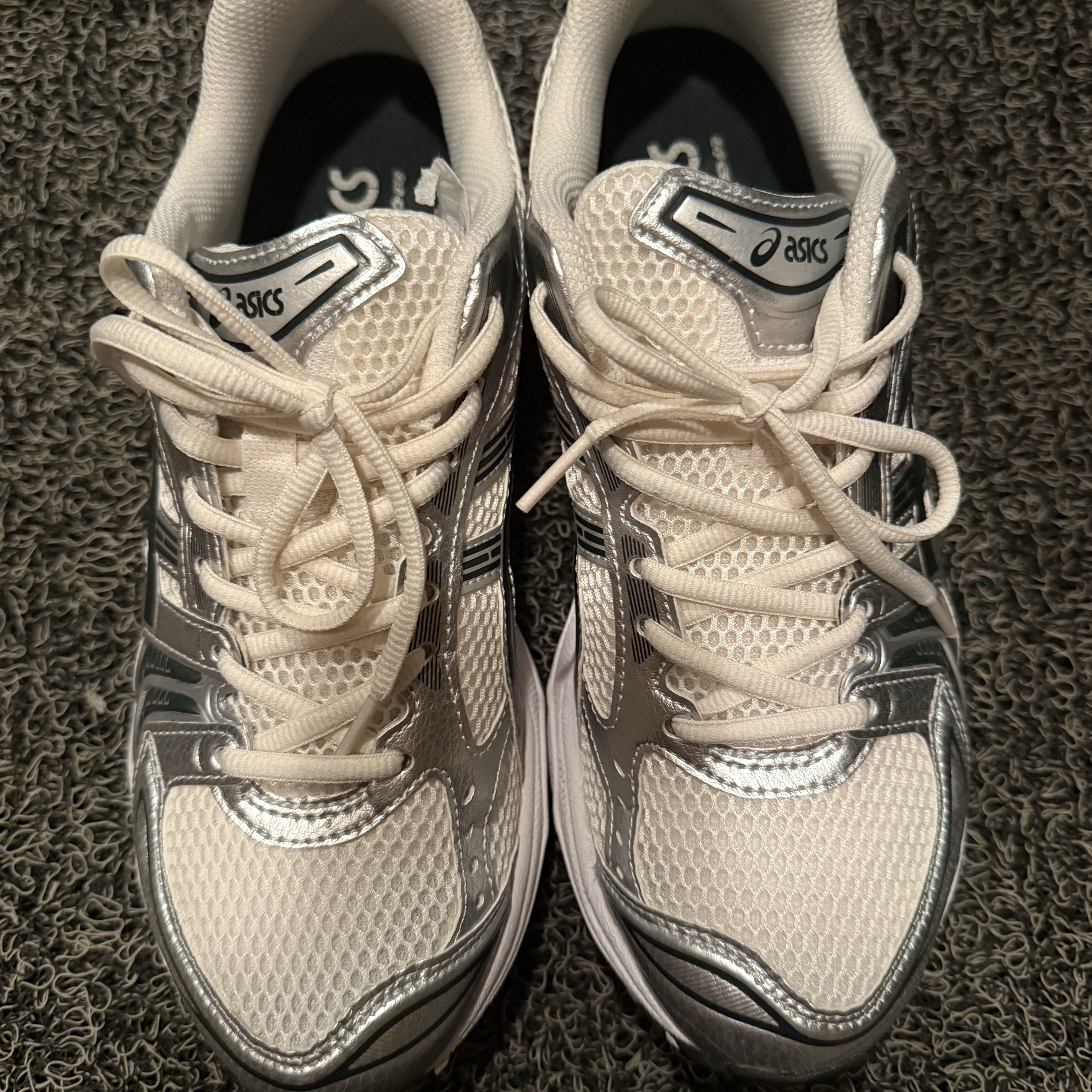 Asics x Kith Gel-Kayano 14 Cream Scarab 착용 스타일 - 2