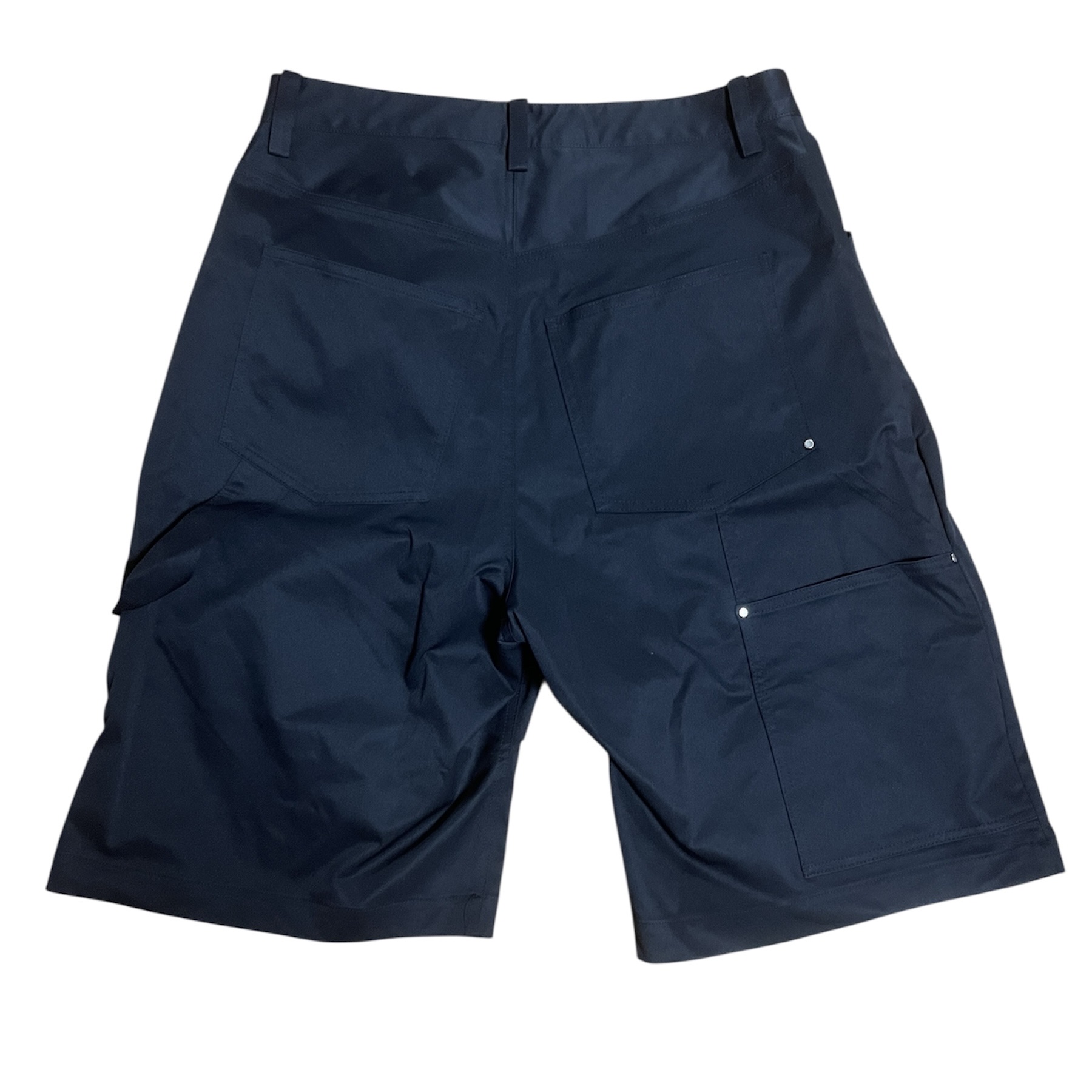 Nonnod Alpine Carpenter Shorts Matt Black, Nonnod Alpine Carpenter Shorts Black 착용 스타일 - 2