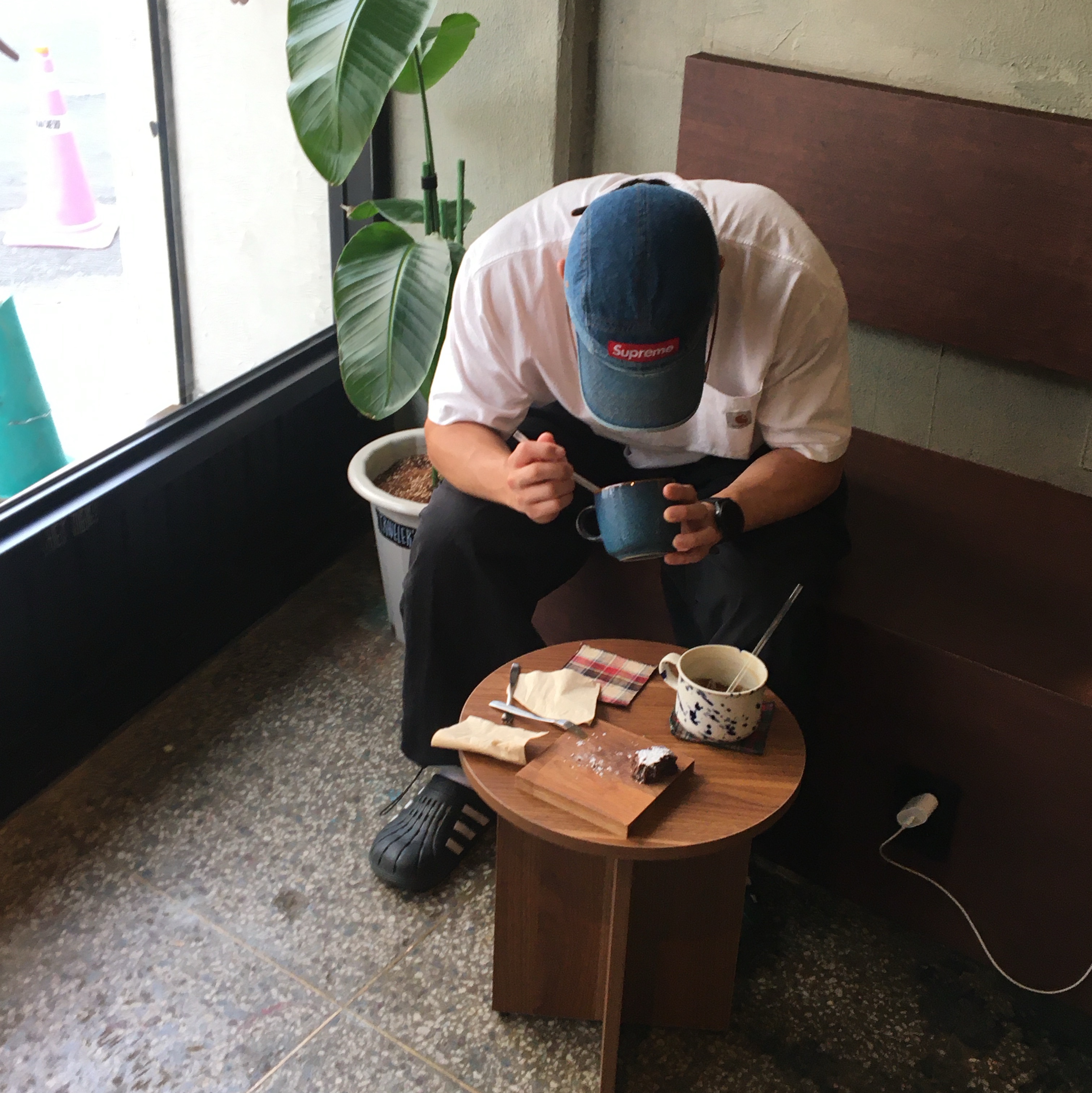 Supreme Washed Chino Twill Camp Cap Denim - 22FW, Carhartt Loose Fit Heavyweight Regular Short Sleeve Pocket T-Shirt White 착용 스타일 - 3