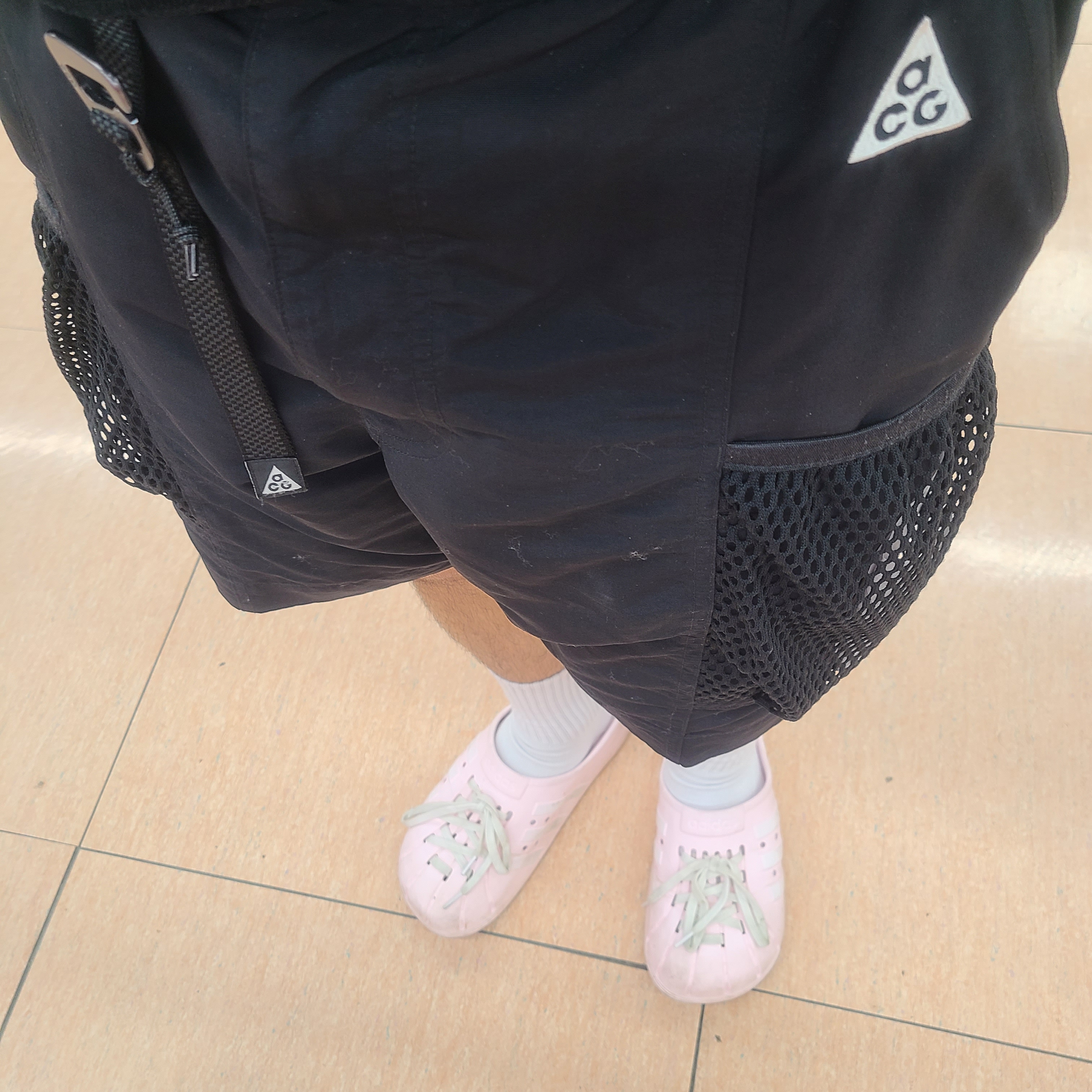 Nike ACG Snowgrass Cargo Shorts Black - Asia 착용 스타일