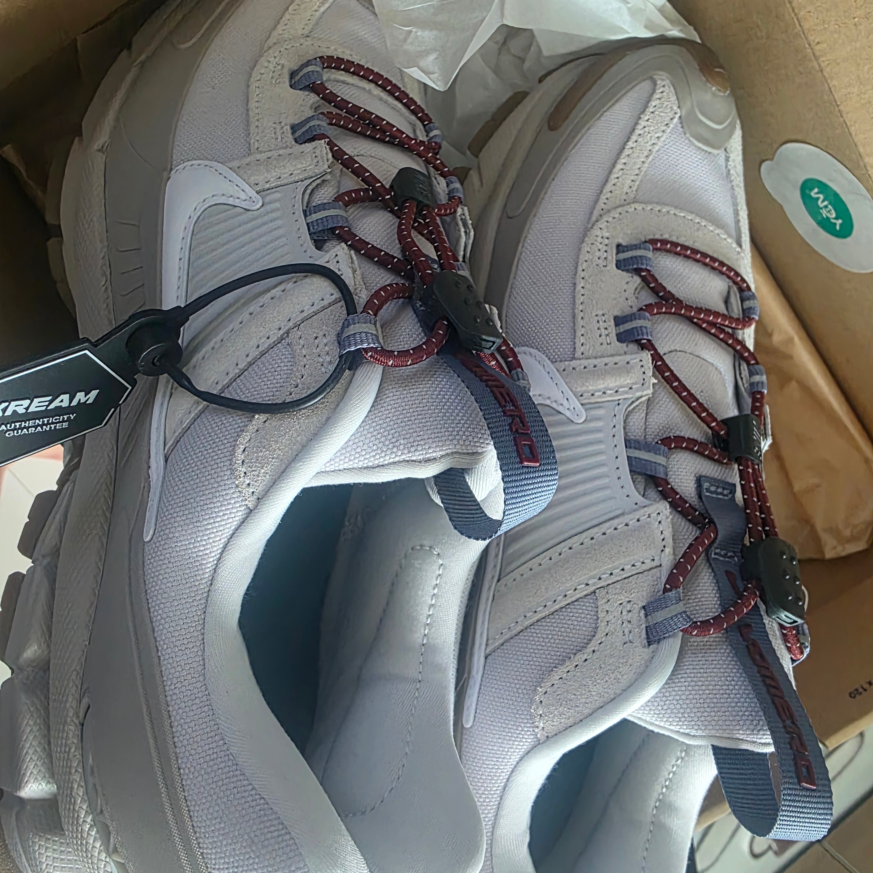 Nike Zoom Vomero Roam College Grey Vast Grey 착용 스타일