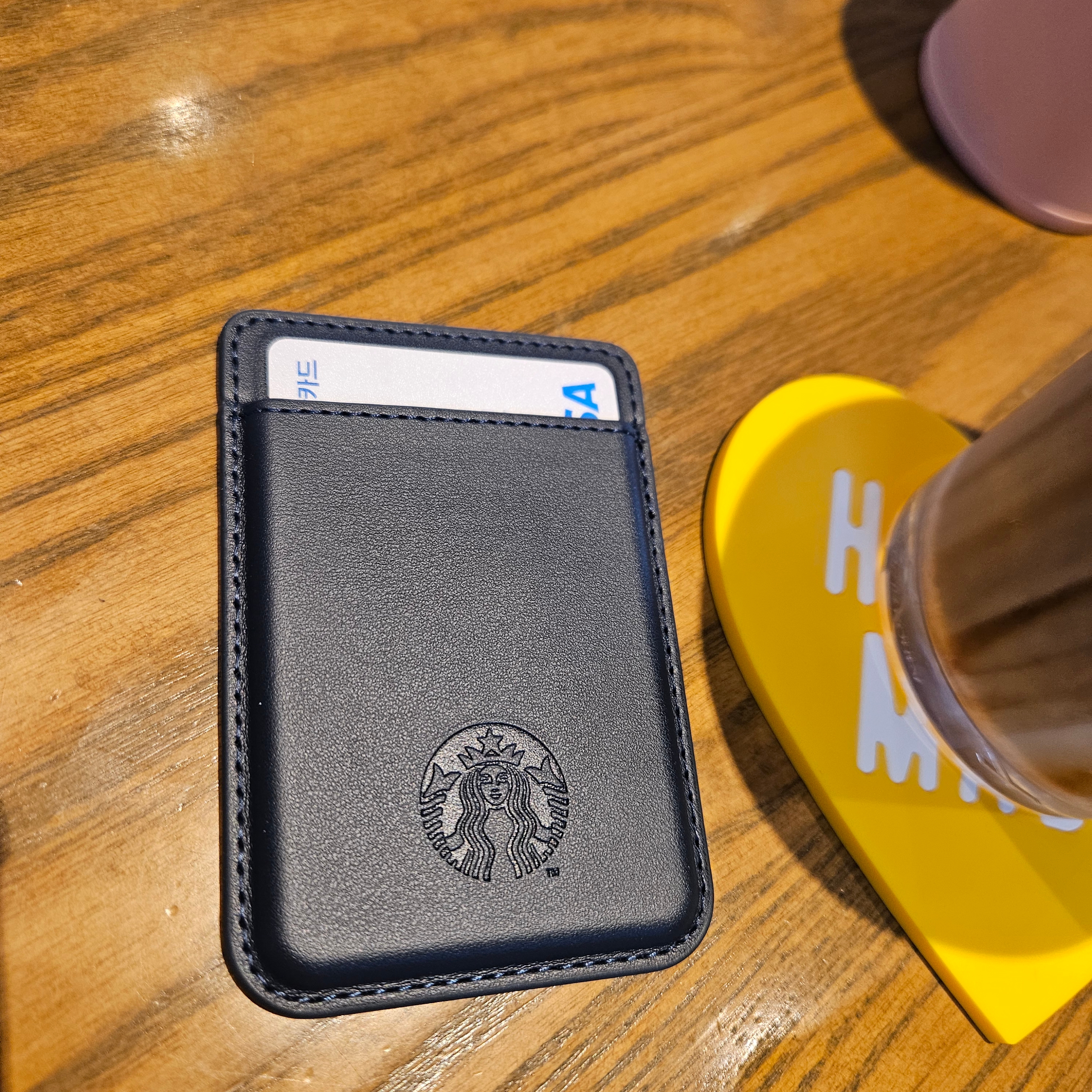 Human Made Heart Rubber Coaster Yellow, Starbucks Magnetic Card Wallet Navy 착용 스타일 - 3