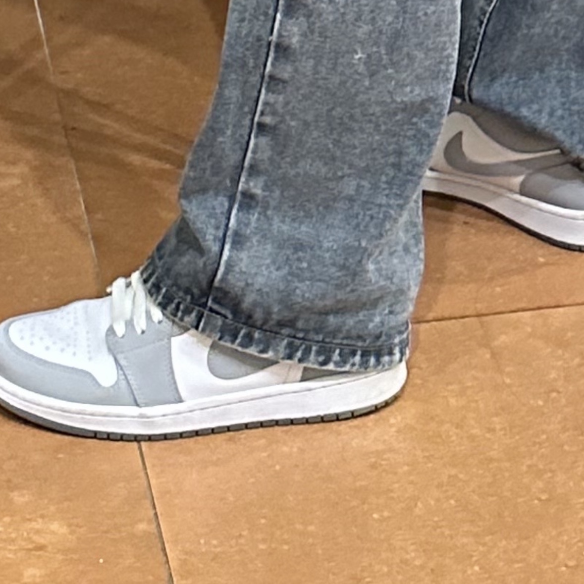 (W) Jordan 1 Low White Wolf Grey 착용 스타일