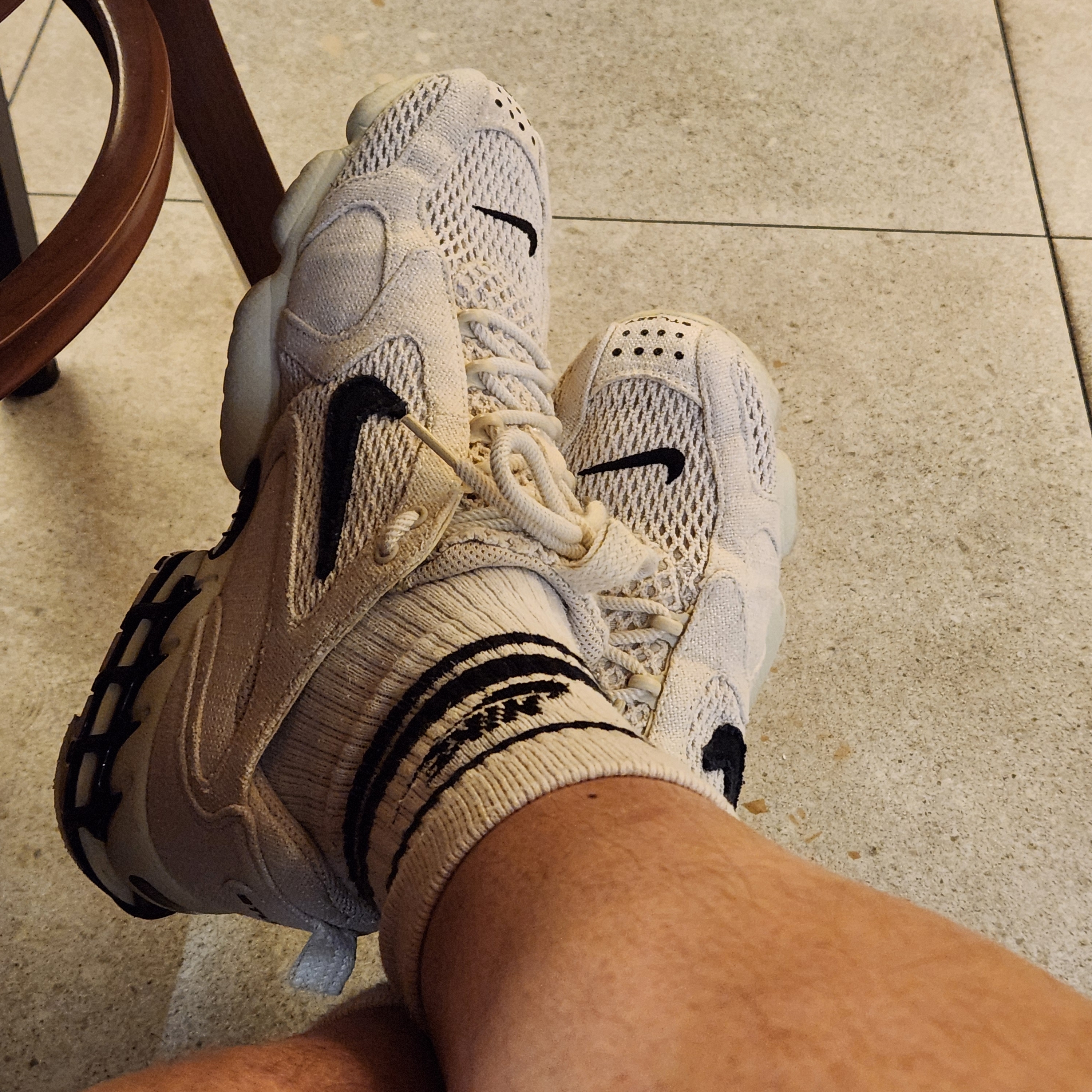 Nike x Stussy Air Zoom Spiridon Cage 2 Fossil 착용 스타일