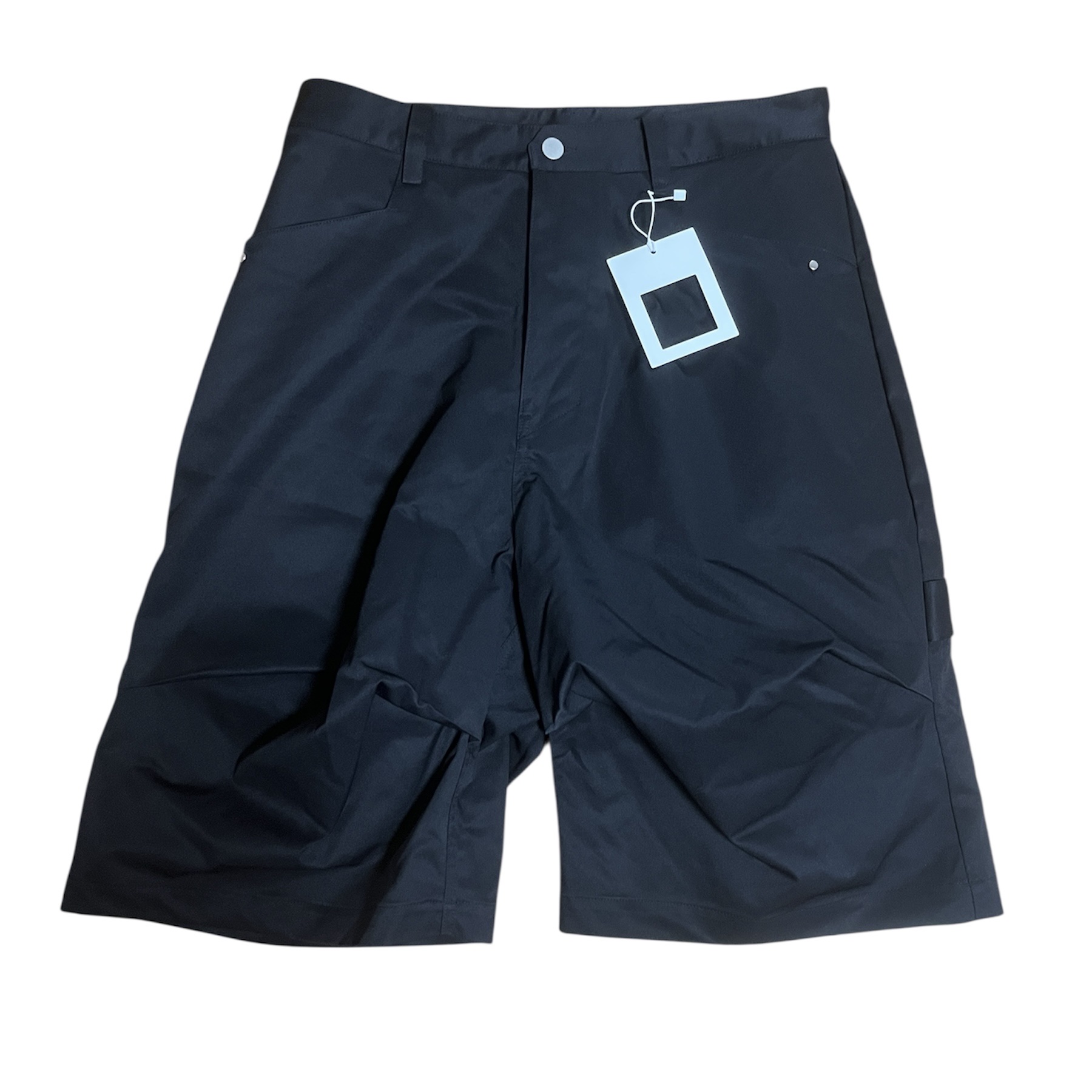 Nonnod Alpine Carpenter Shorts Matt Black, Nonnod Alpine Carpenter Shorts Black 착용 스타일 - 1