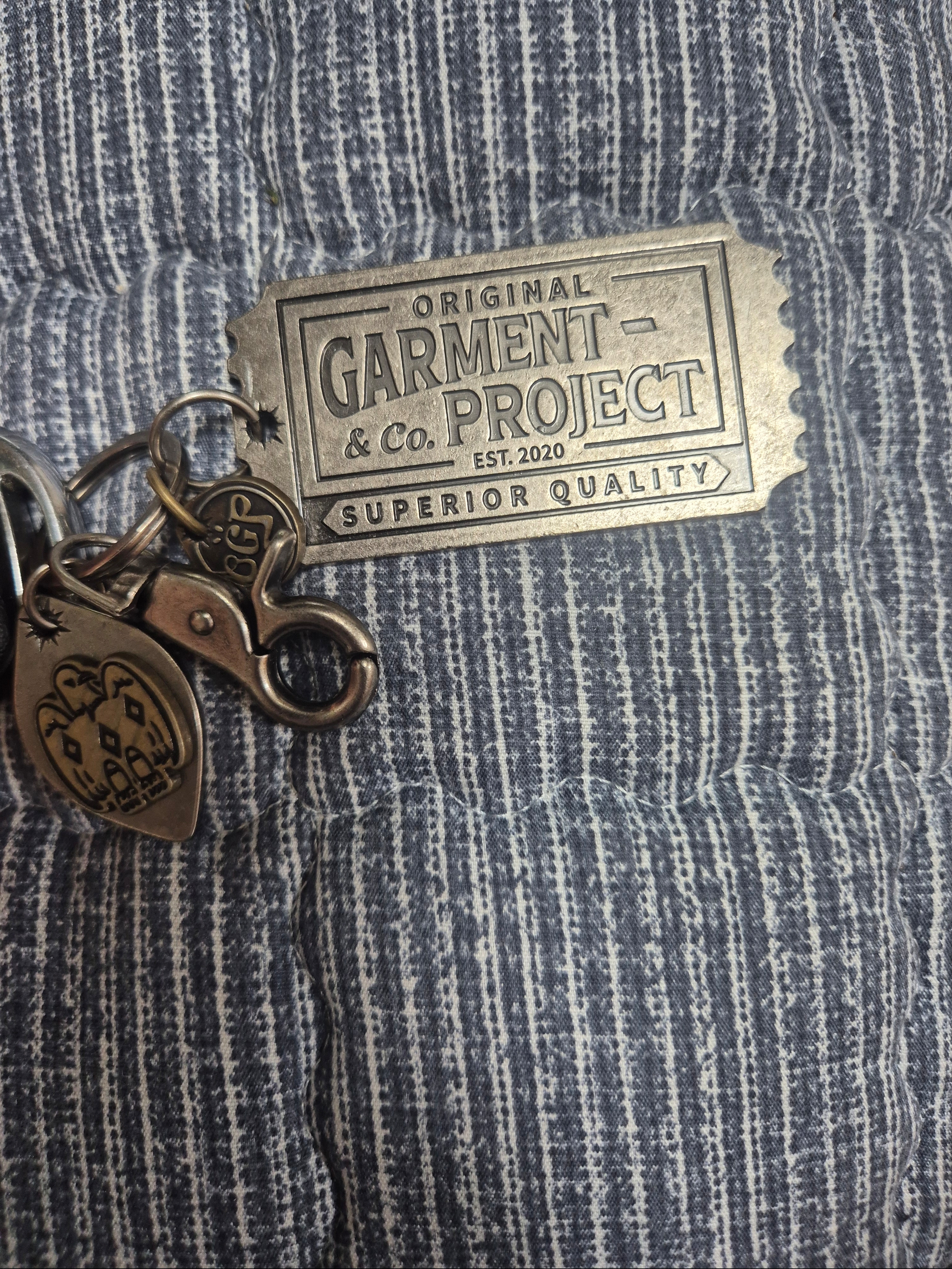 Ogarp Ticket Metal Keyring Silver 착용 스타일