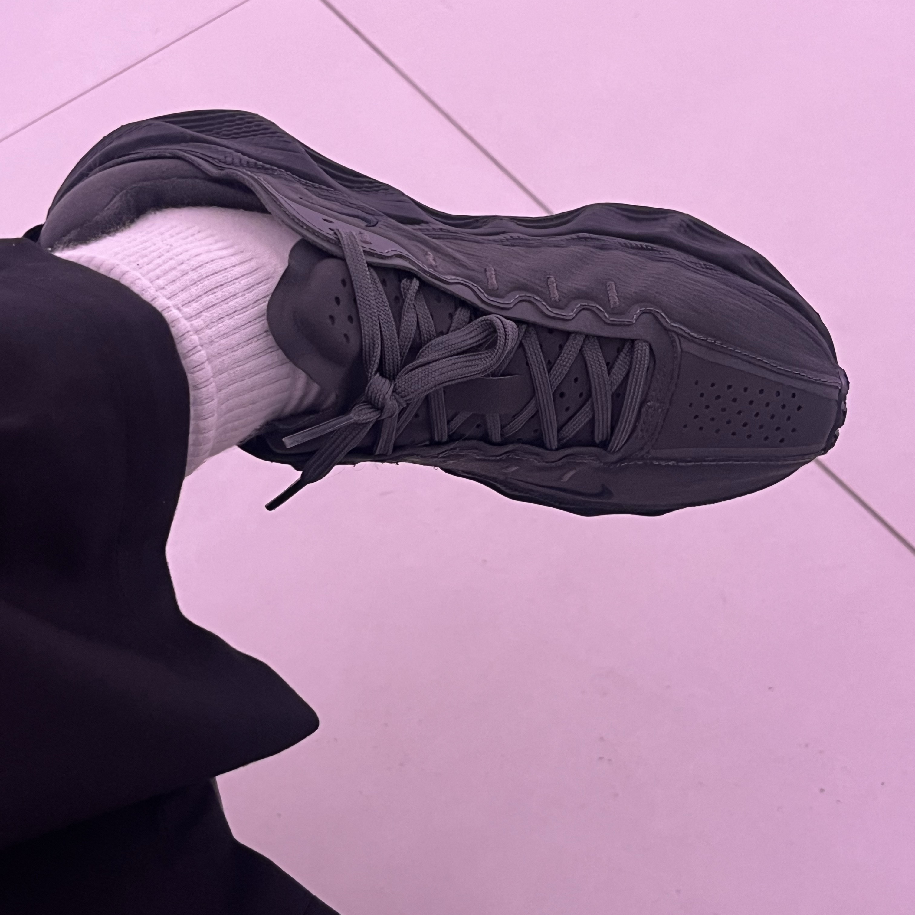 Nike x Hyein Seo Ava Rover Black 착용 스타일
