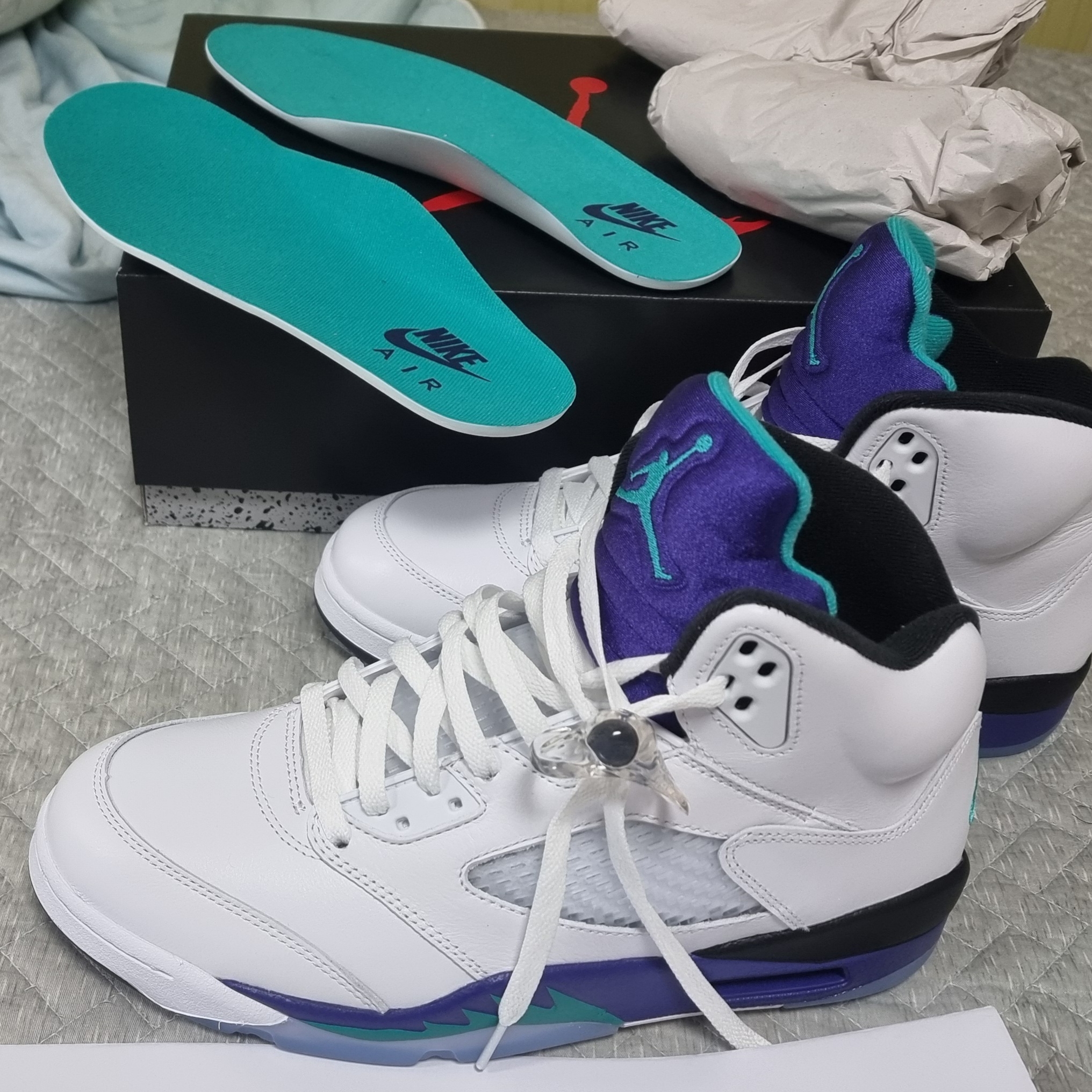 Jordan 5 Retro Grape 2025 착용 스타일 - 1