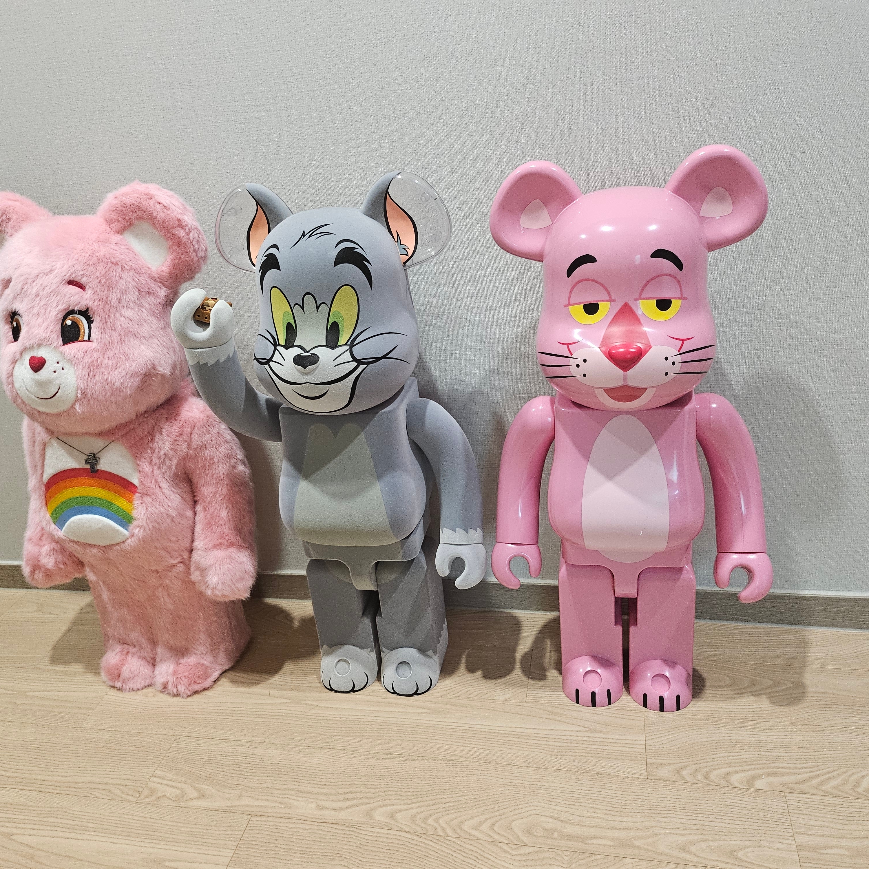 Bearbrick Pink Panther 1000% 착용 스타일