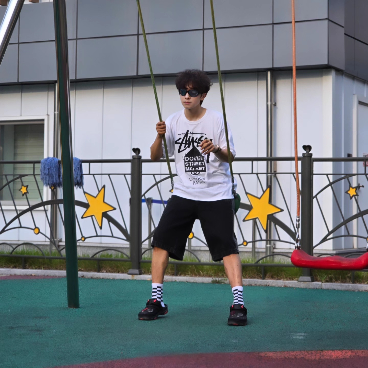 Stussy DSM World Tour T-Shirt White, Samsung Galaxy Watch6 44mm LTE Silver (Korean Ver.) 착용 스타일 - 7