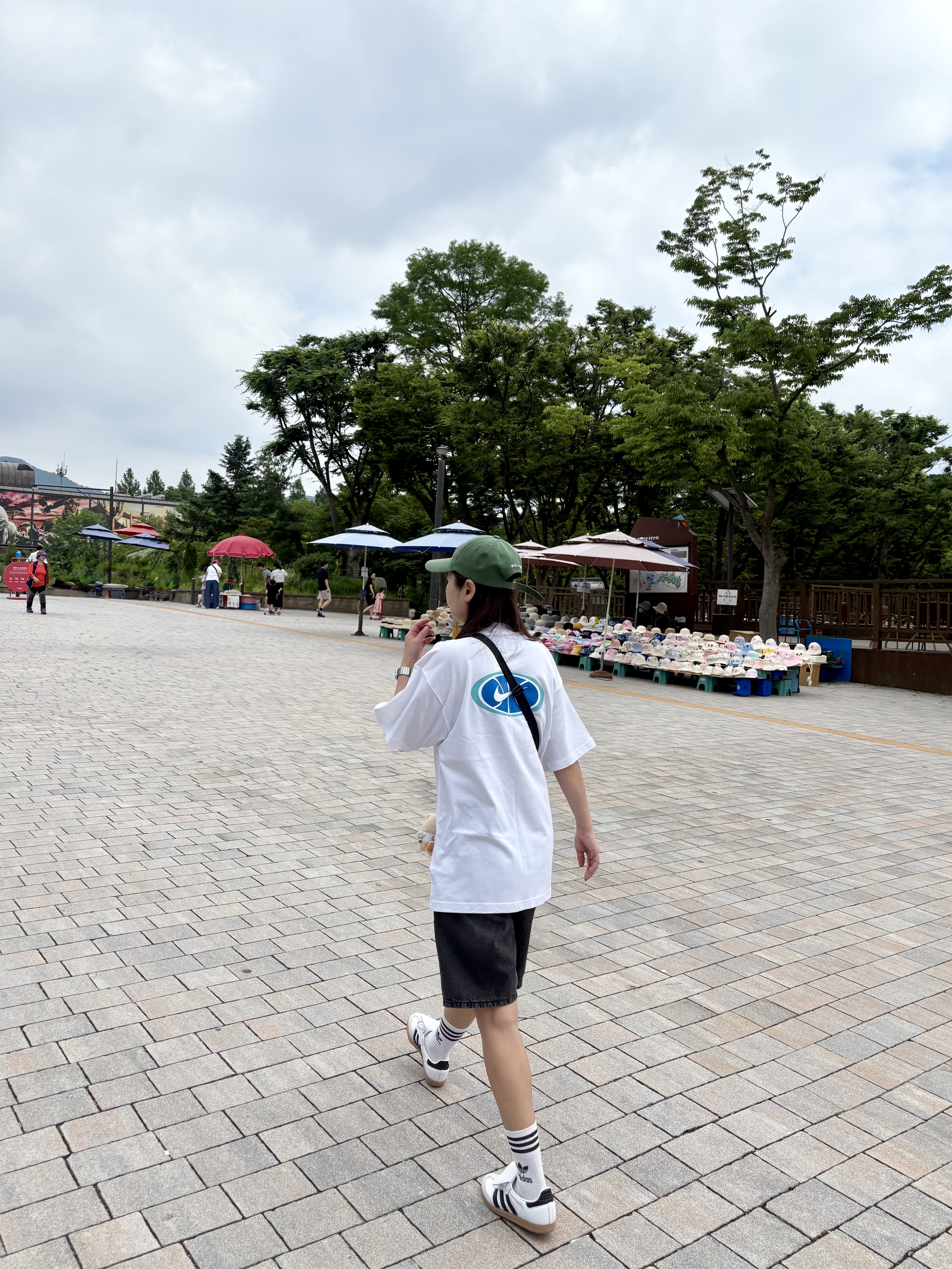 Emis Wappen Ball Cap Green, Nike NRG Argon SS T-Shirt White (DV9402-100) 착용 스타일 - 2