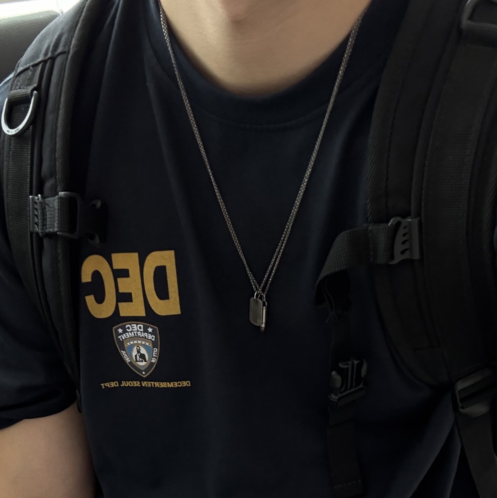 December Ten Police DTP Short Sleeve Oversized T-Shirt Navy 착용 스타일