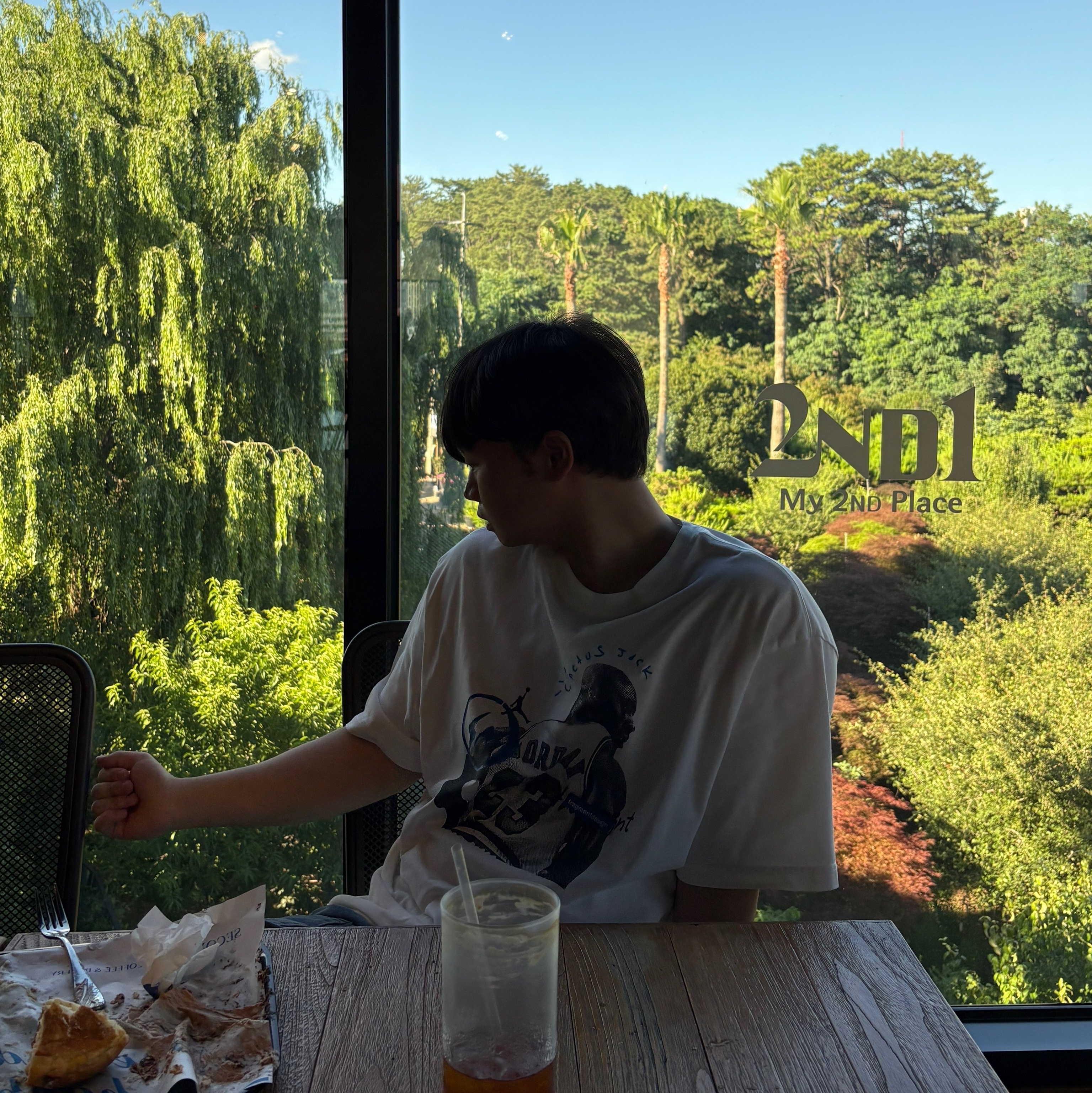 Jordan x Travis Scott x Fragment T-Shirt Sail (DJ0619-133), Nike Blazer Mid '77 Vintage Have a Good Game 착용 스타일 - 1