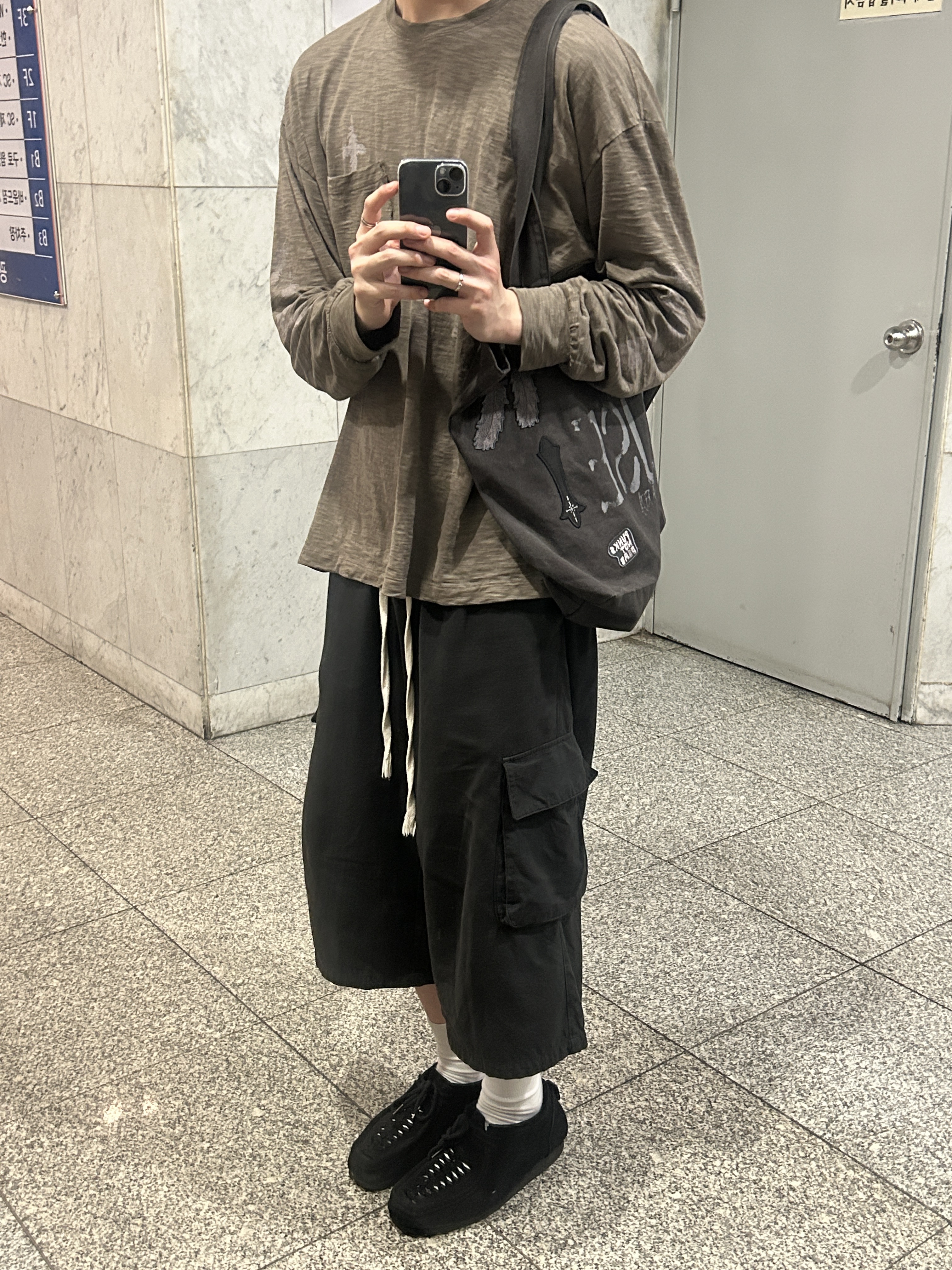 Polyteru 1011 Feather Long Sleeve Brown, Polyteru Human Index index 1/2 Cargo Pants Black 착용 스타일