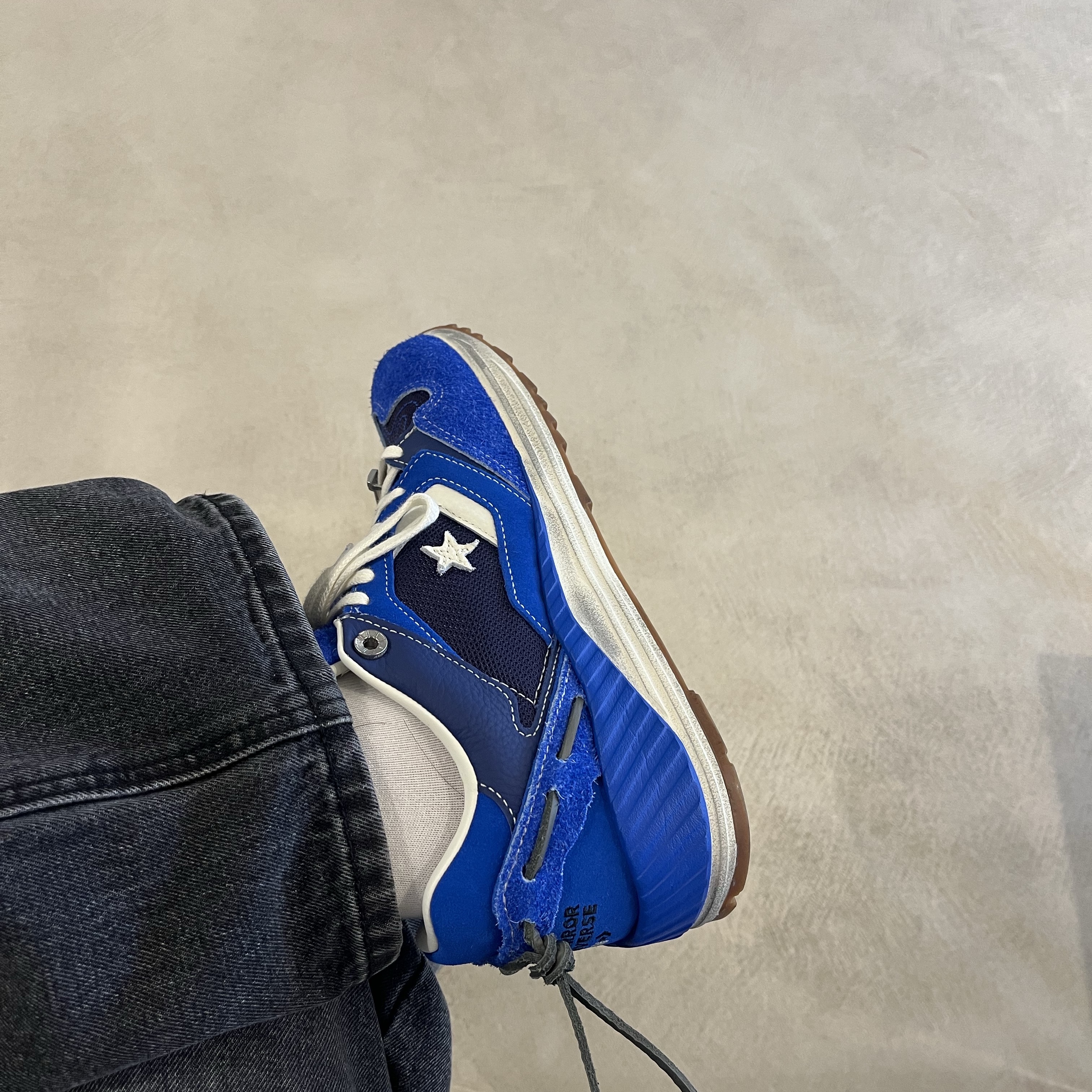 Converse x Ader Error Wave Trainer Blue 착용 스타일 - 2
