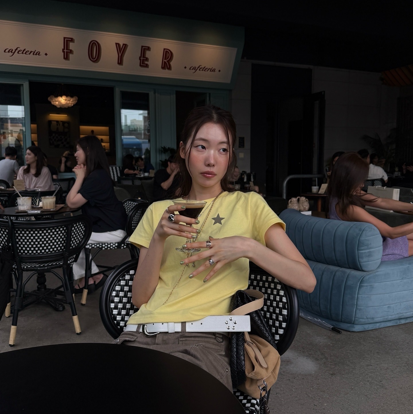 Thevinylhouse Star T-Shirt Yellow 착용 스타일