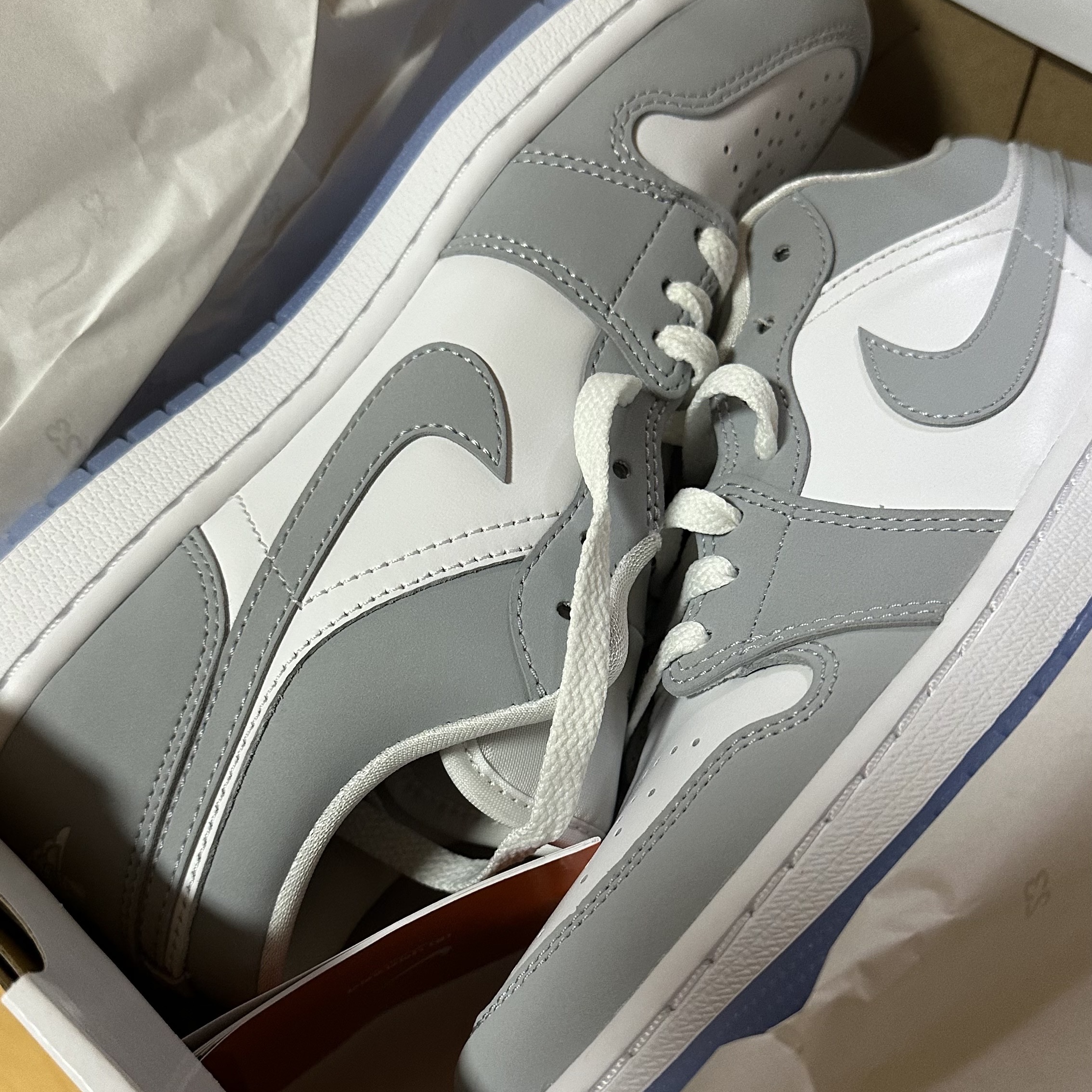 (W) Jordan 1 Low White Wolf Grey 착용 스타일