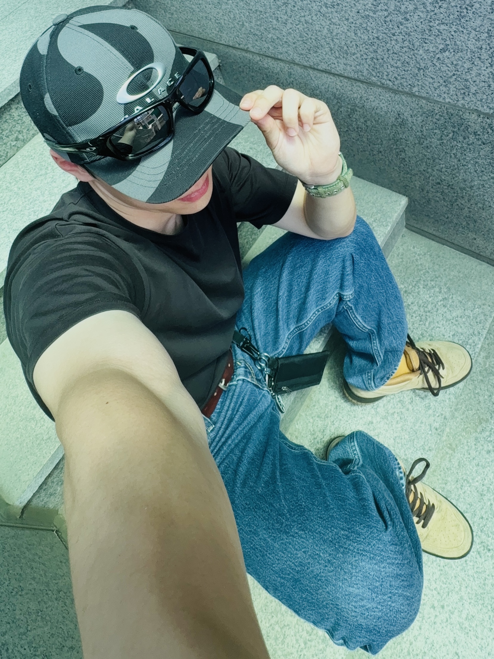 Palace x Oakley 6-Panel Night Clouds - 24FW 착용 스타일