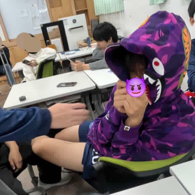 BAPE Color Camo Shark Full Zip Hoodie Purple 착용 스타일 - 3