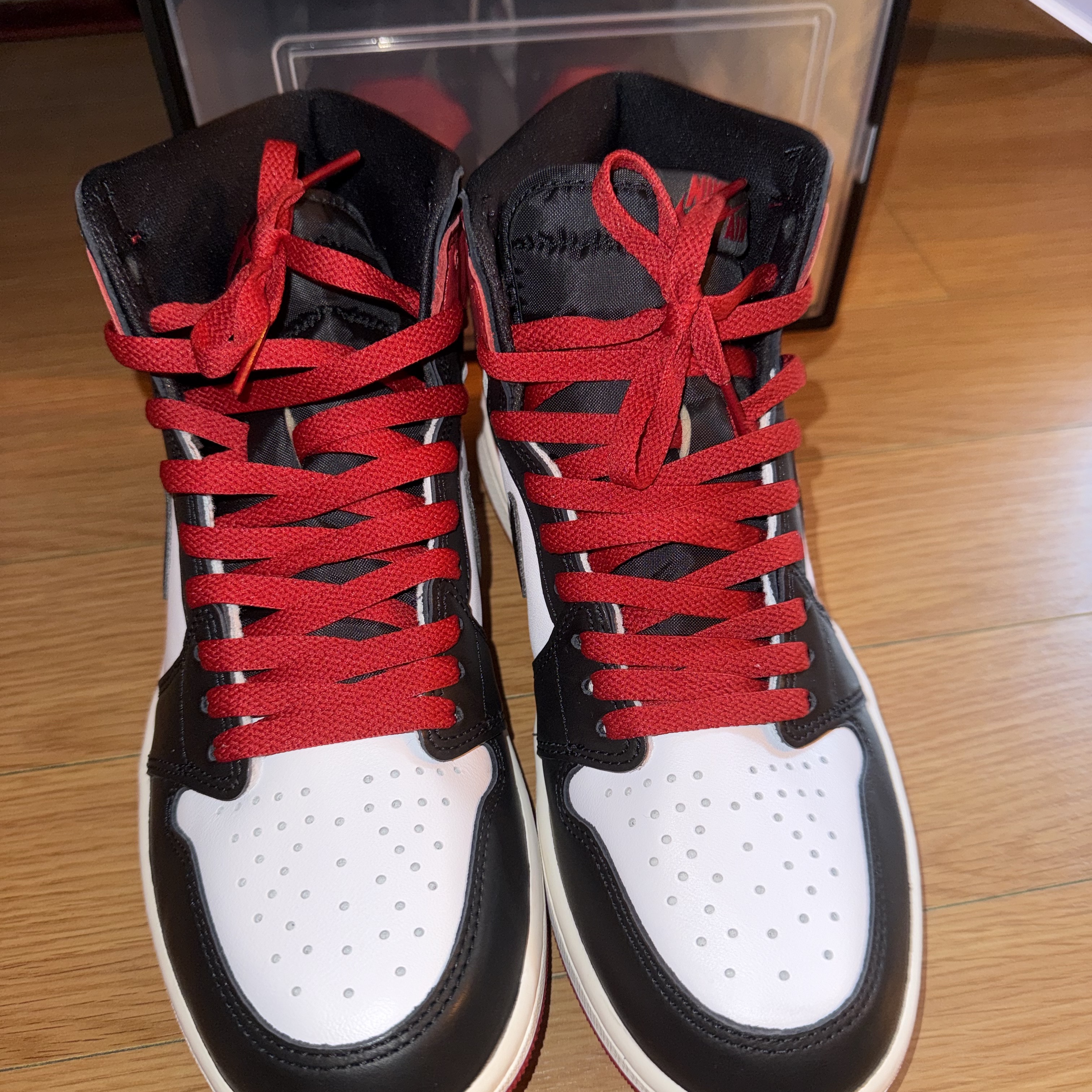 Jordan 1 Retro High OG Black Toe 착용 스타일 - 1