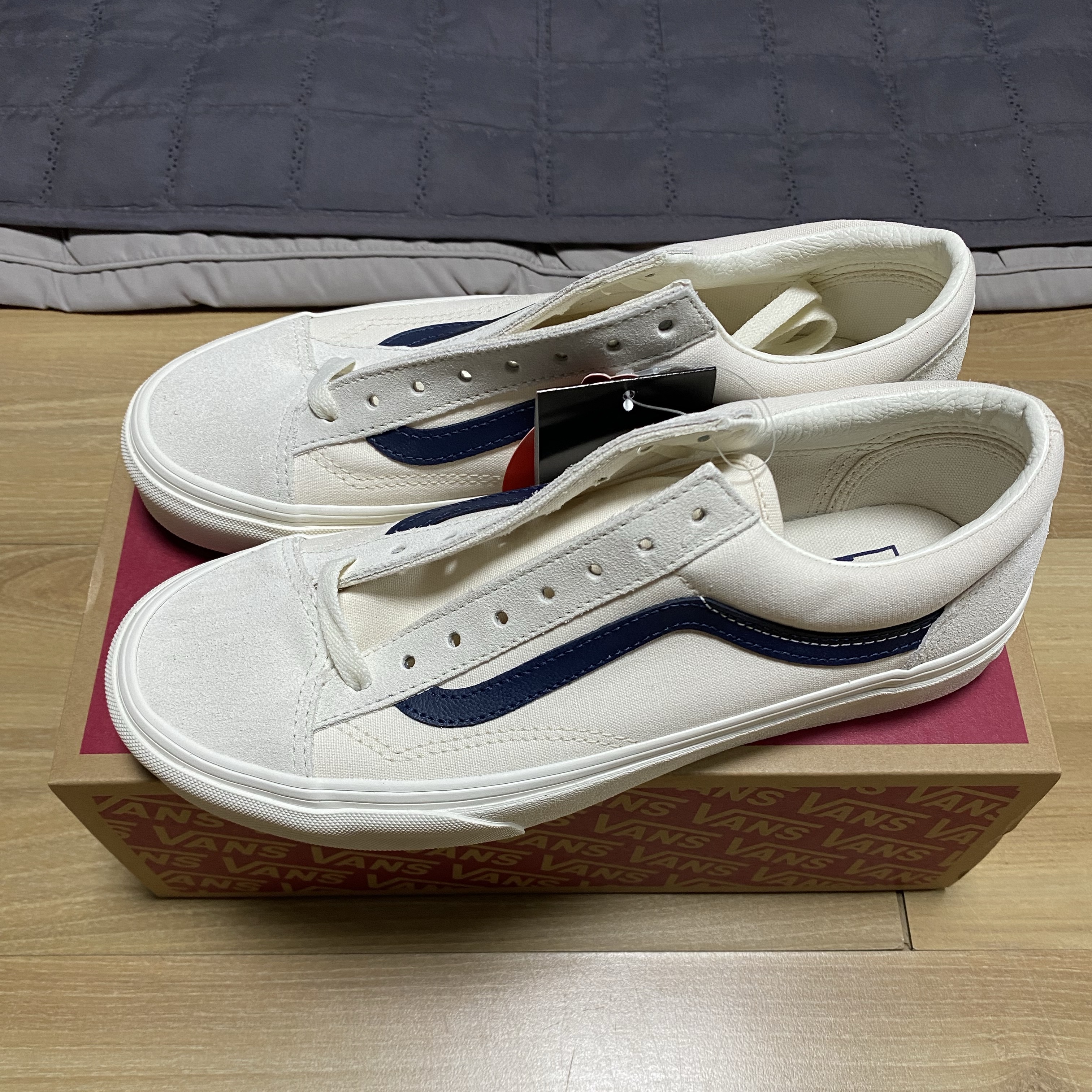 Vans Style 36 Marshmallow Dress Blues 착용 스타일