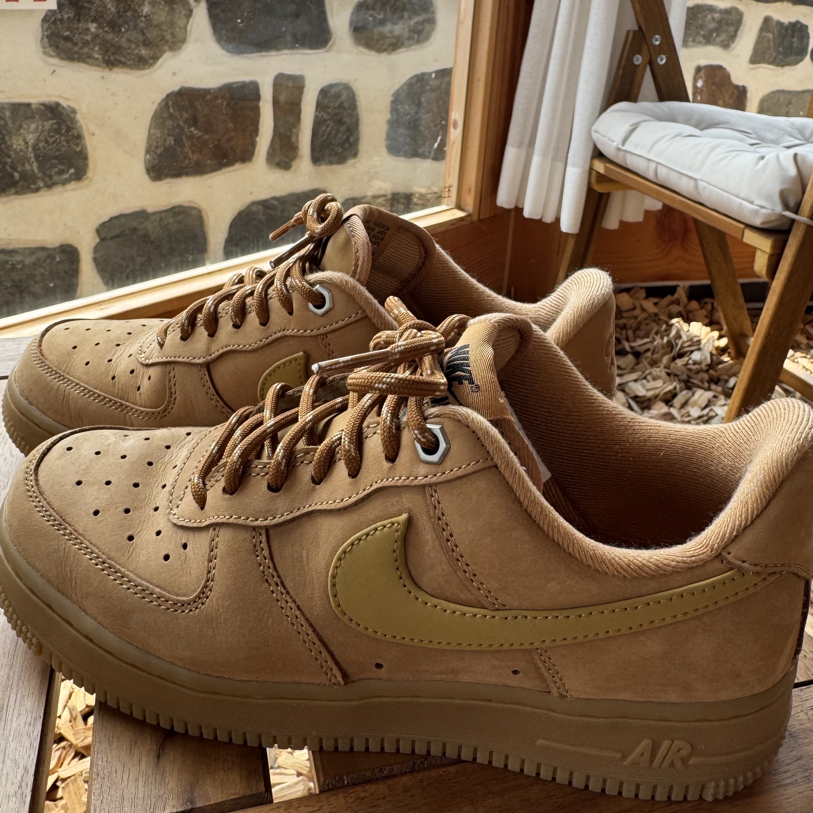 Nike Air Force 1 '07 WB Flax 착용 스타일