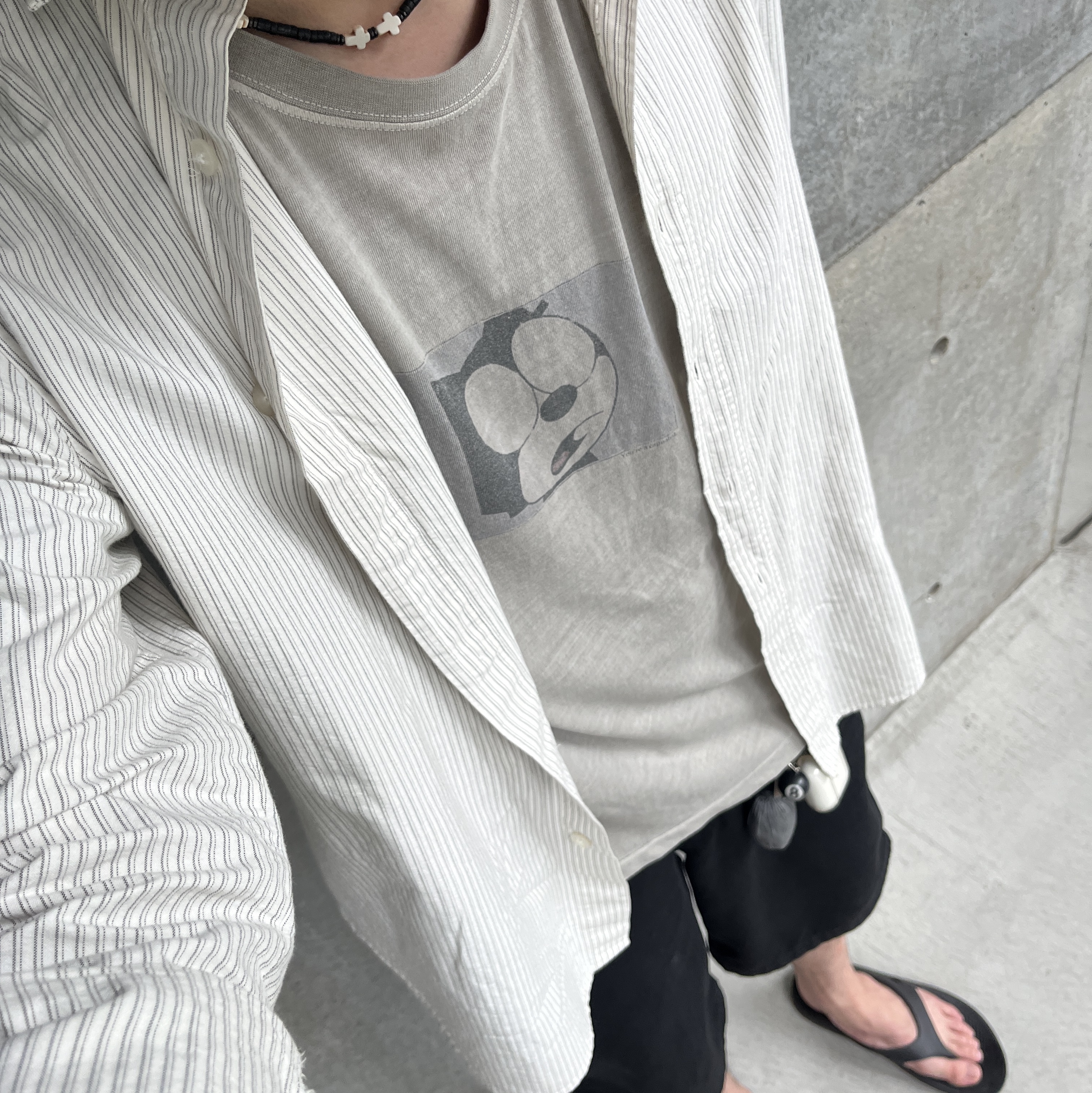 Nonnod Alpine Carpenter Shorts Matt Black 착용 스타일 - 2