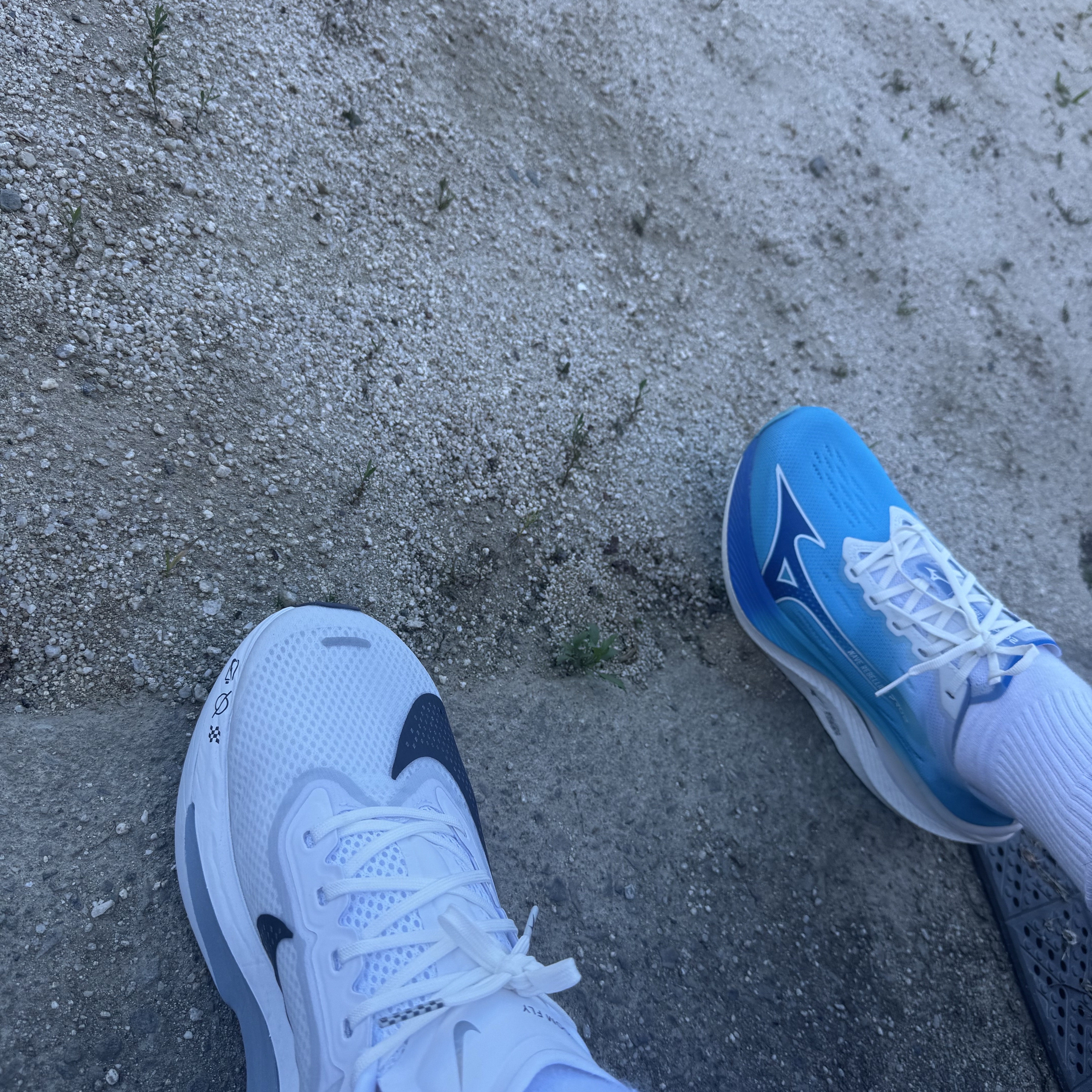Nike Zoom Fly 6 White Pure Platinum, Mizuno Wave Rebellion Pro 3 Neo Mint Black 착용 스타일