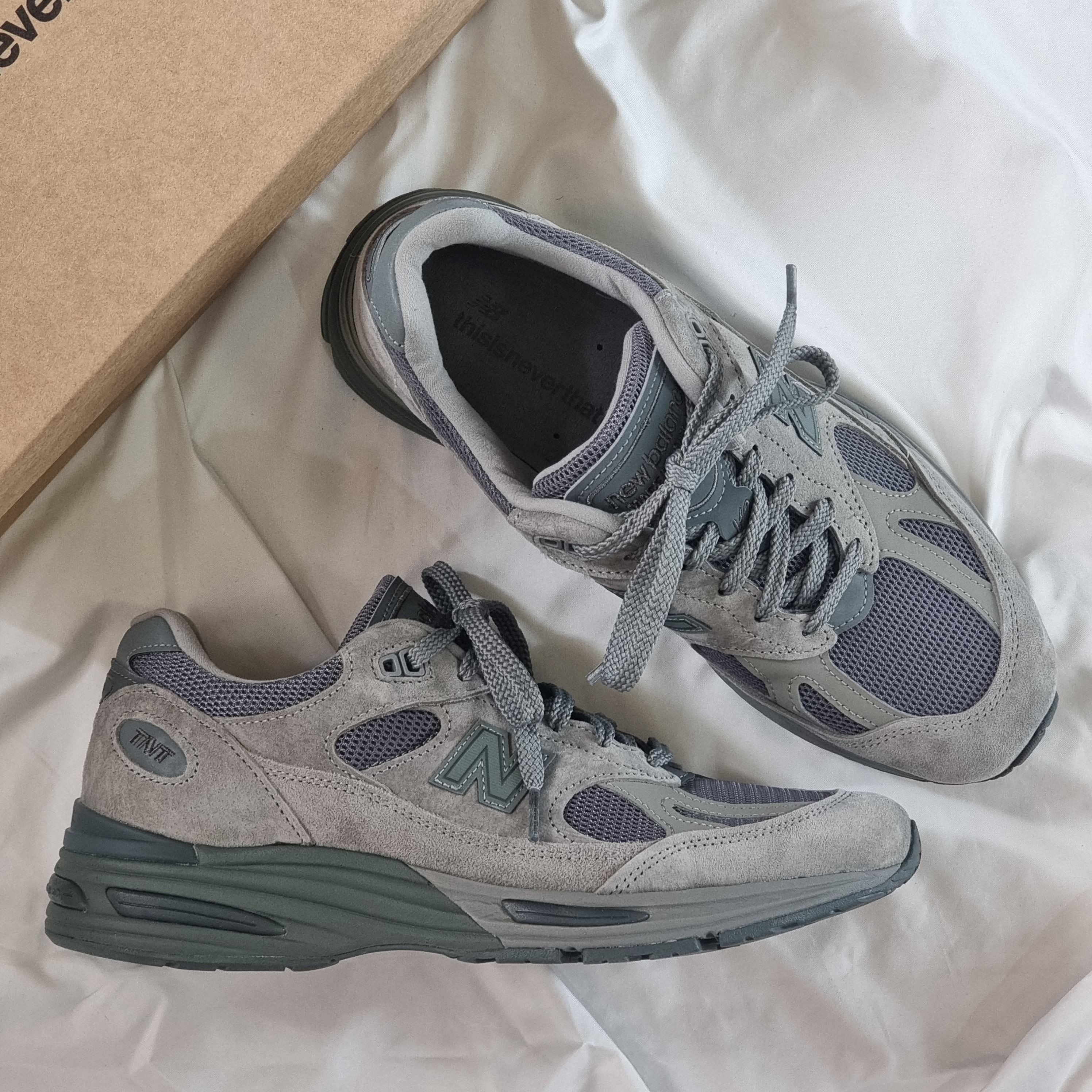 New Balance x Thisisneverthat 991v2 Made in UK Grey 착용 스타일 - 2