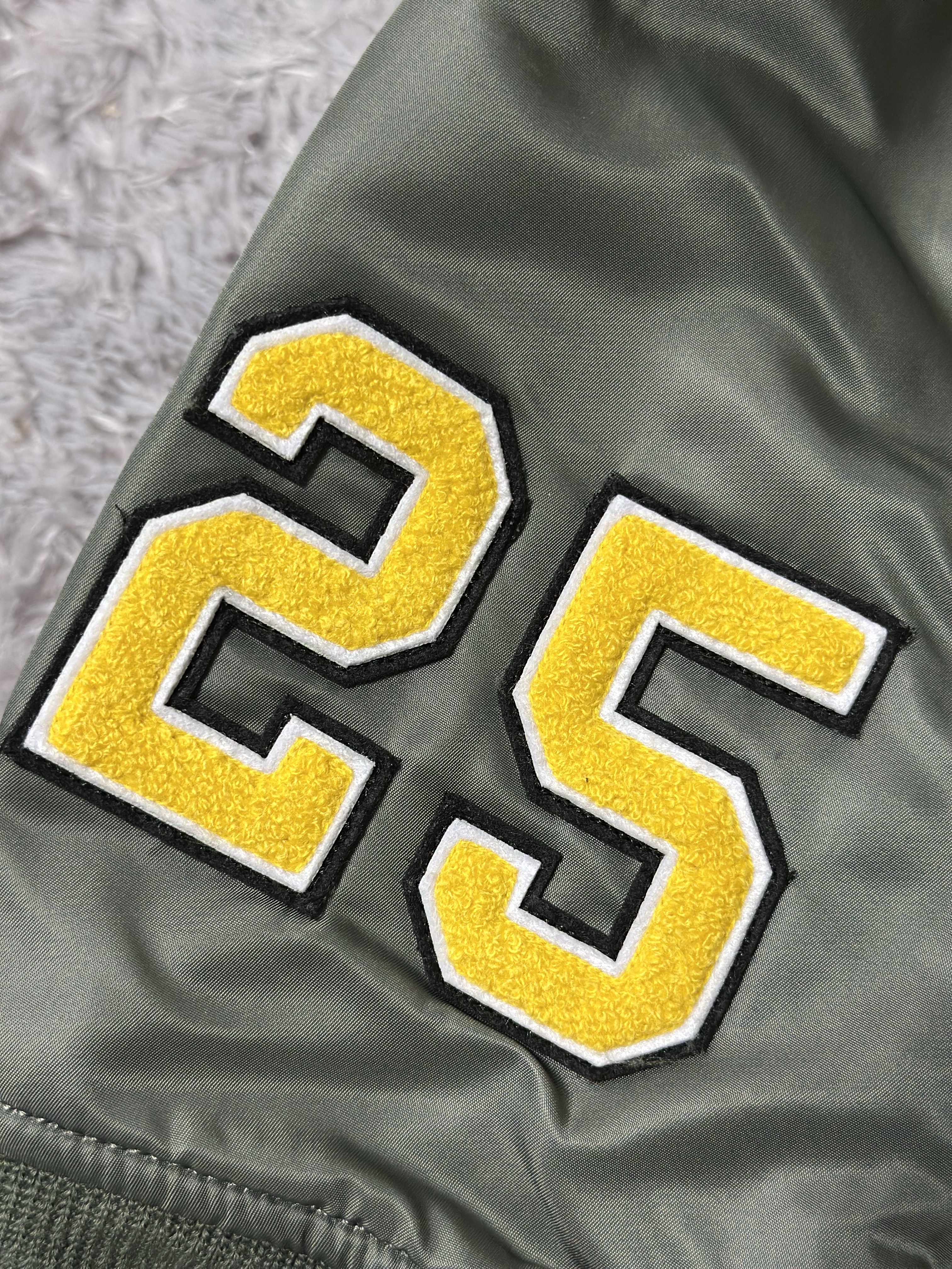 Supreme x GOODENOUGH Reversible MA-1 Olive - 25SS 착용 스타일 - 3