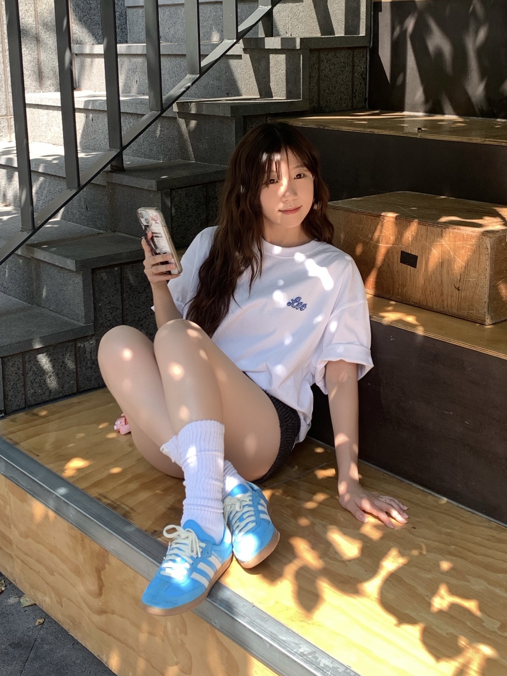 Adidas x Sporty & Rich Samba Blue Rush Cream White 착용 스타일