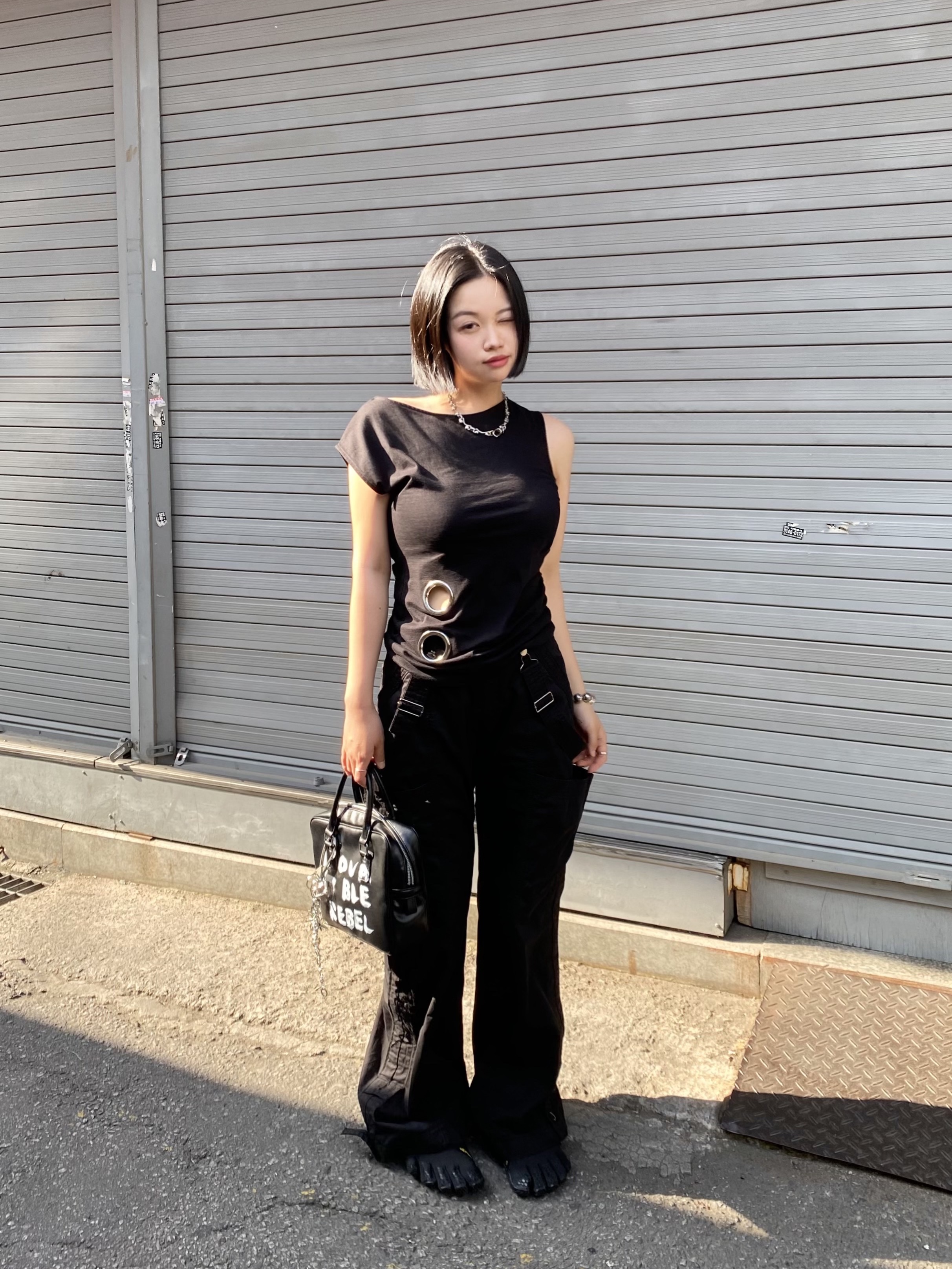 Comme des Garcons Girl Paint Bag Black, Vibram Fivefingers V-Alpha Black 착용 스타일