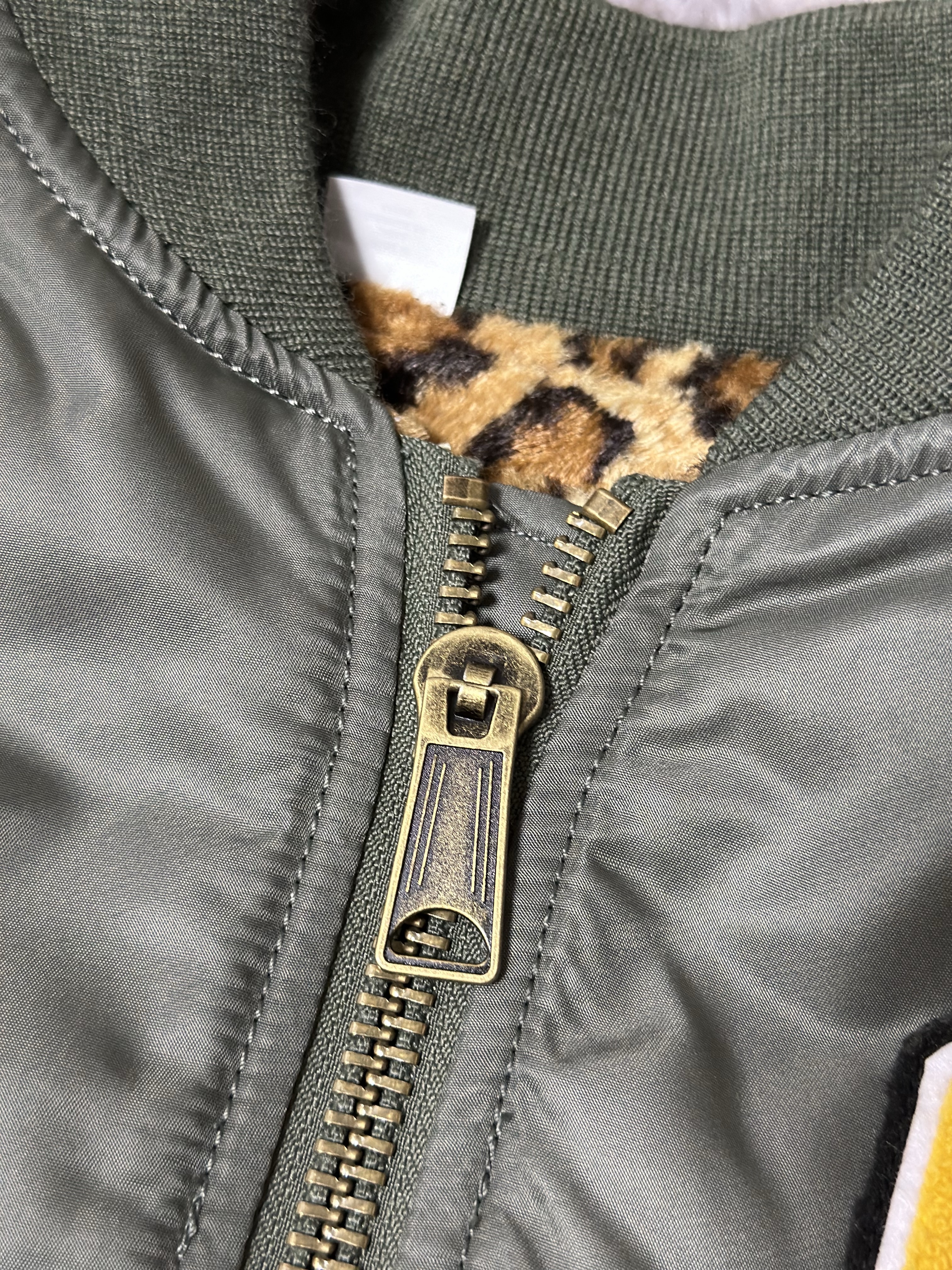 Supreme x GOODENOUGH Reversible MA-1 Olive - 25SS 착용 스타일 - 2