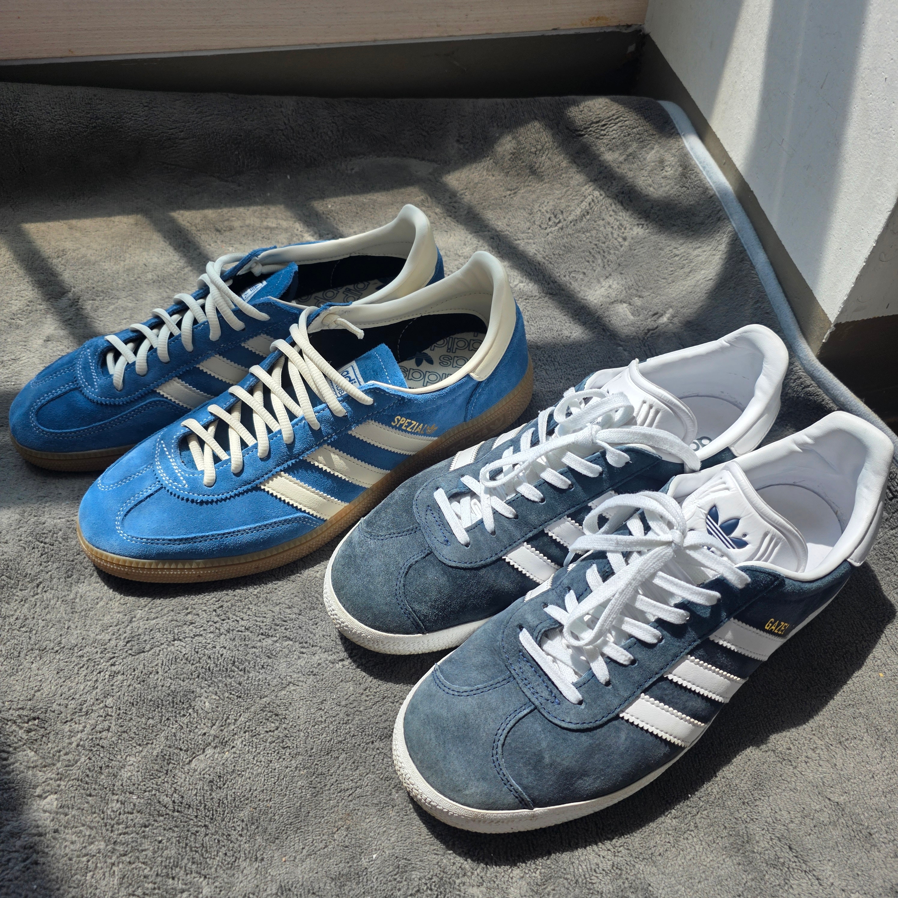 Adidas Spezial Handball Core Blue Cream White, Adidas Gazelle Collegiate Navy 착용 스타일 - 1