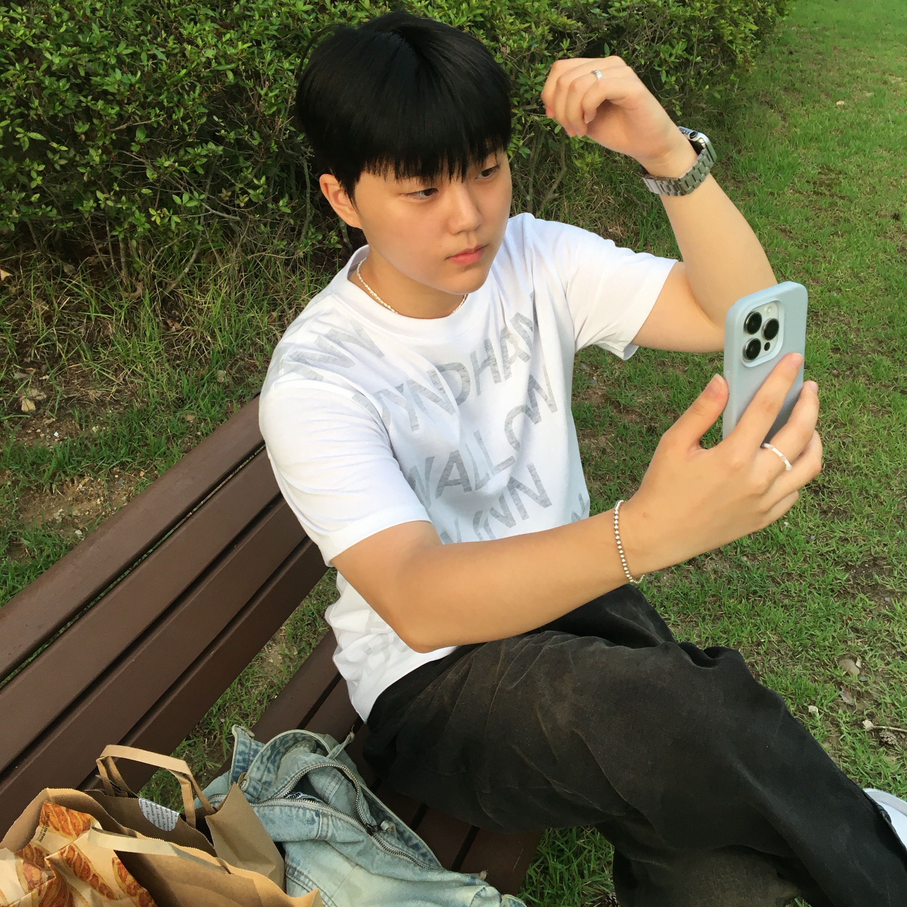 [KREAM 단독] Safarispot Highway Inn T-Shirt White Black 착용 스타일
