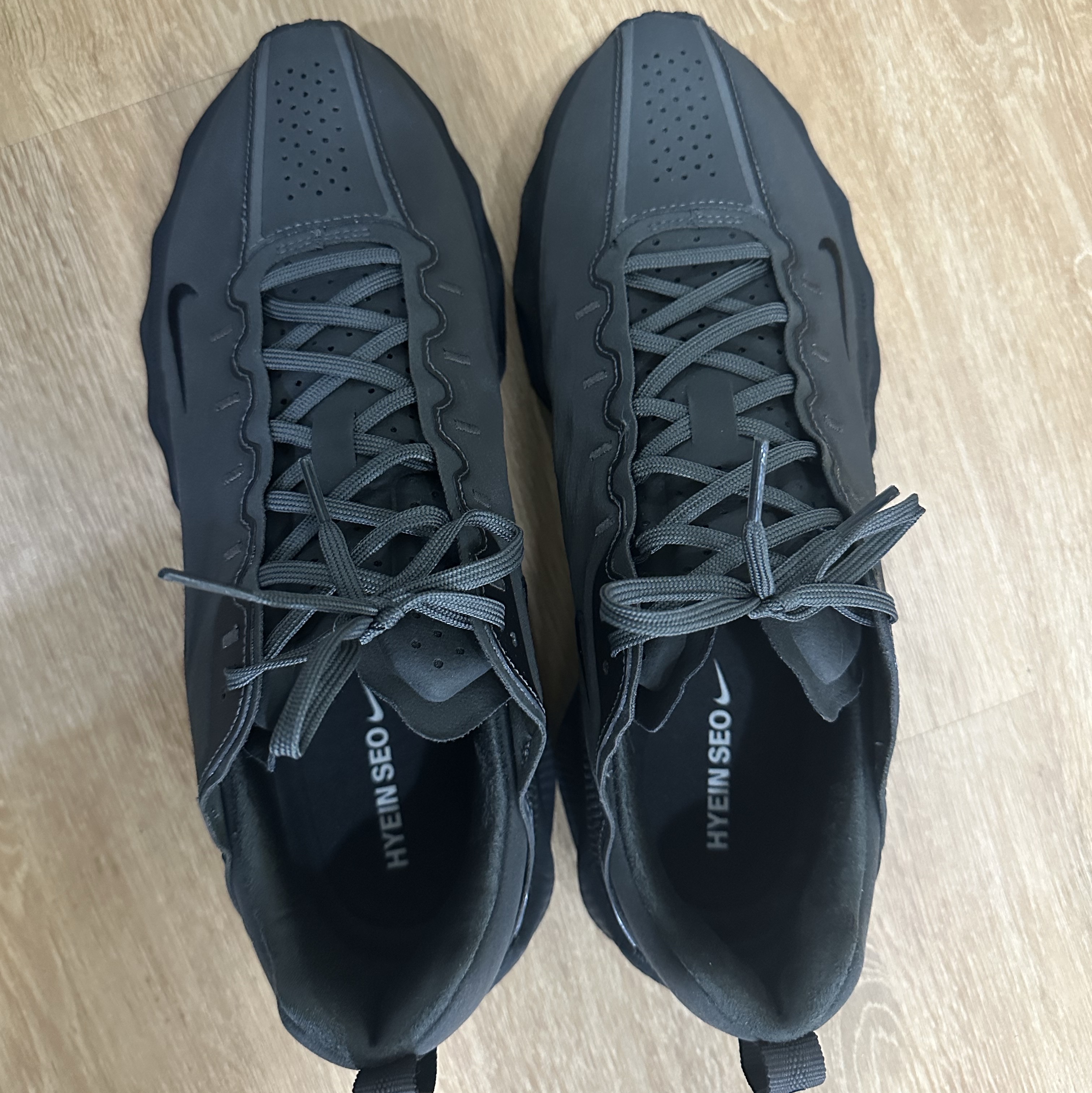 Nike x Hyein Seo Ava Rover Black 착용 스타일