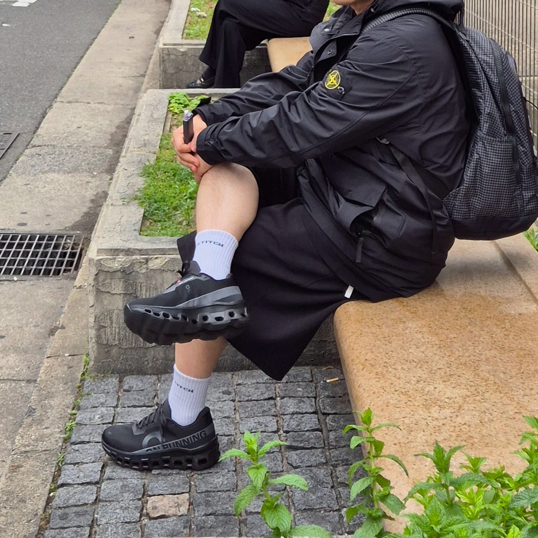 On Running Cloudmonster 2 Black 착용 스타일
