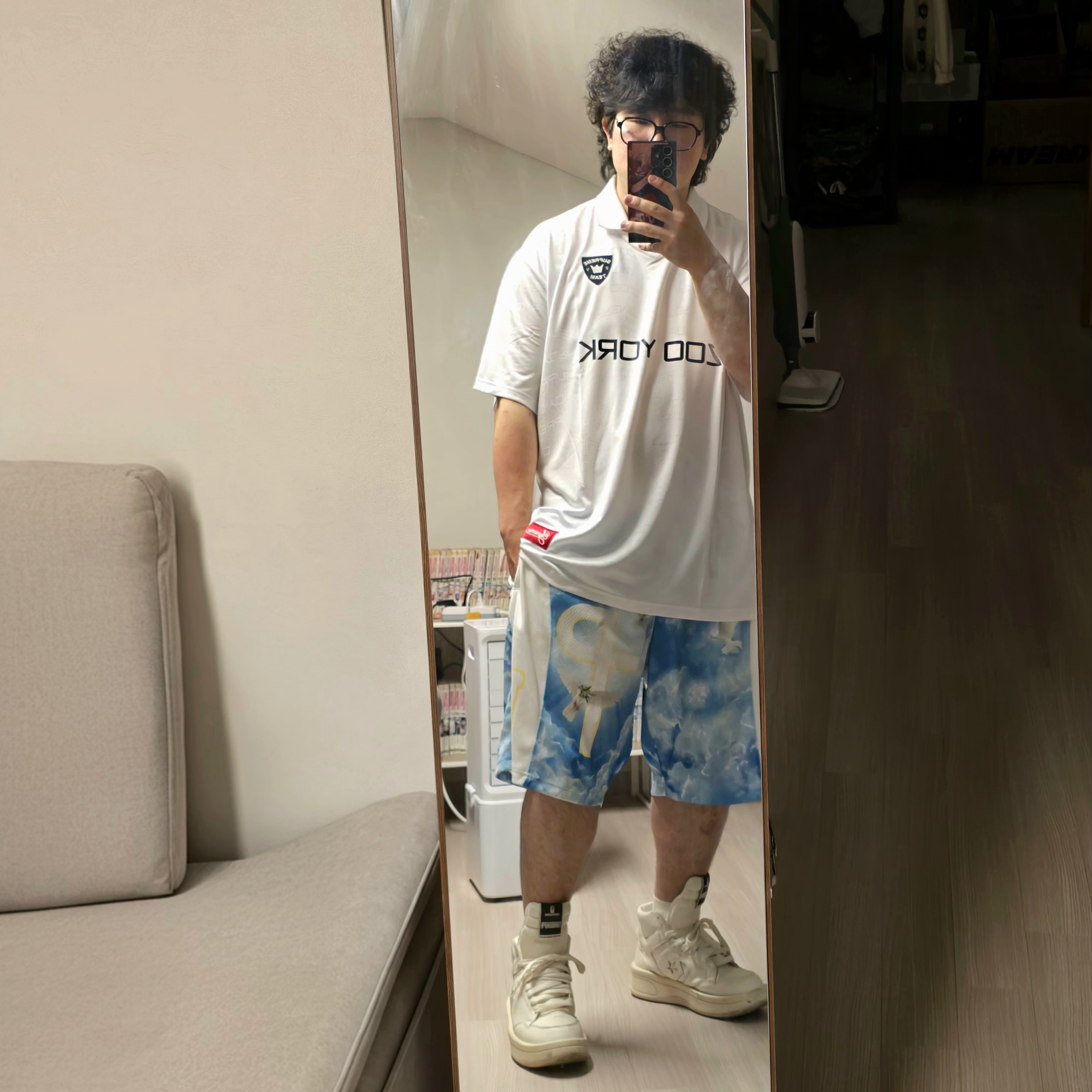 Supreme x Zoo York Soccer Jersey White - 25SS, Palace 1 Truth Shorts White - 25SS 착용 스타일 - 1