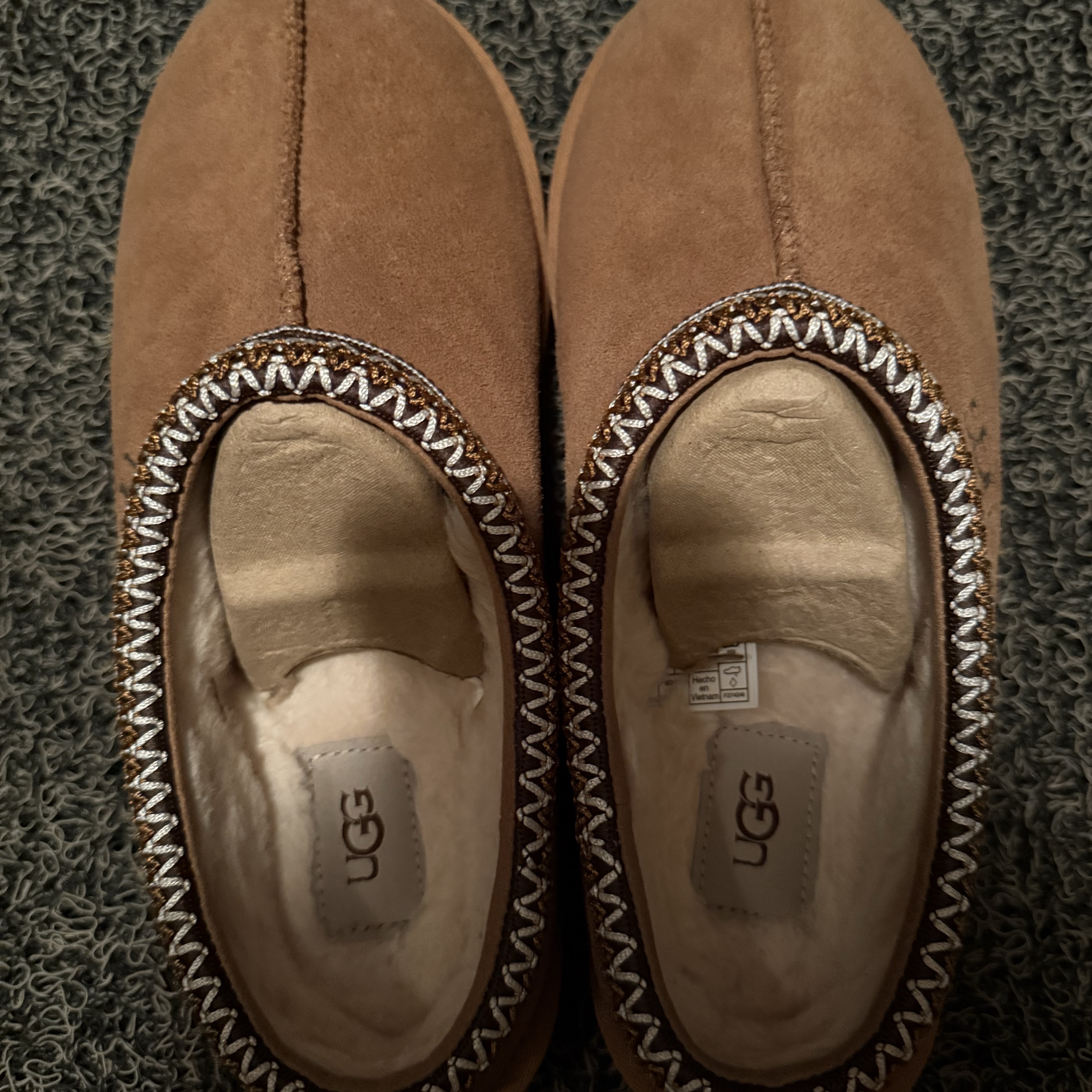 UGG Tasman Slipper Chestnut 착용 스타일 - 1
