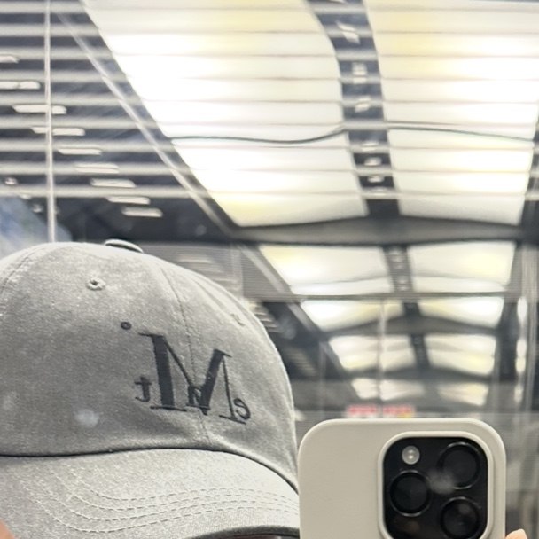 MUCENT Signature Ballcap Dyeing Gray Denim 착용 스타일