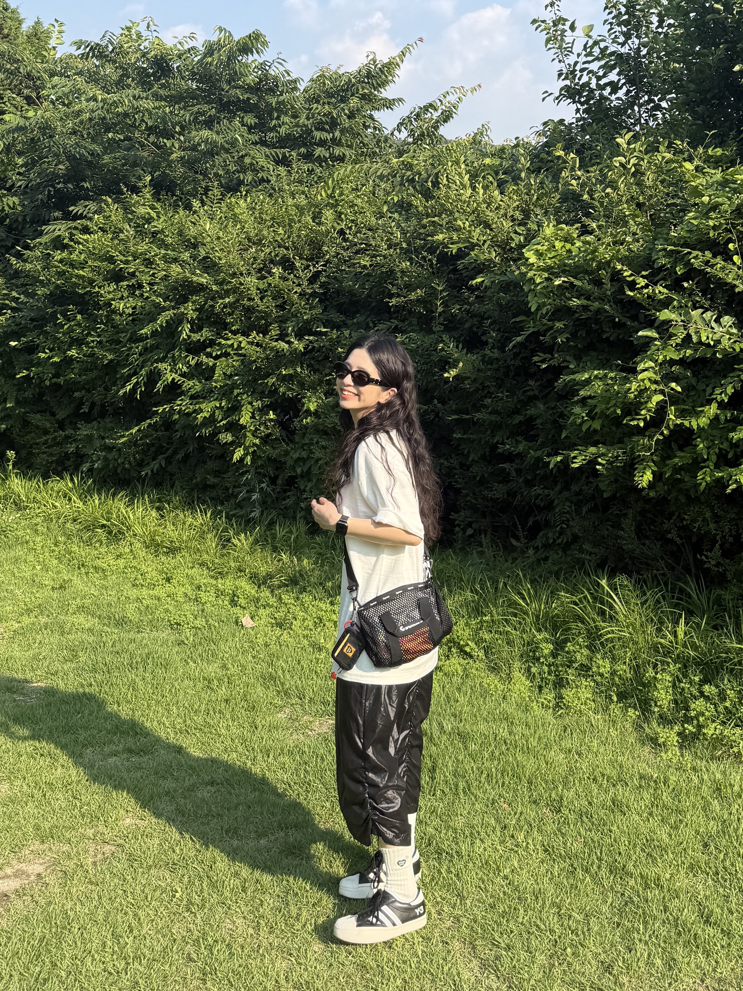 Y-3 Yohji Star Black White, Supreme Mesh Mini Duffle Bag Black - 23SS 착용 스타일