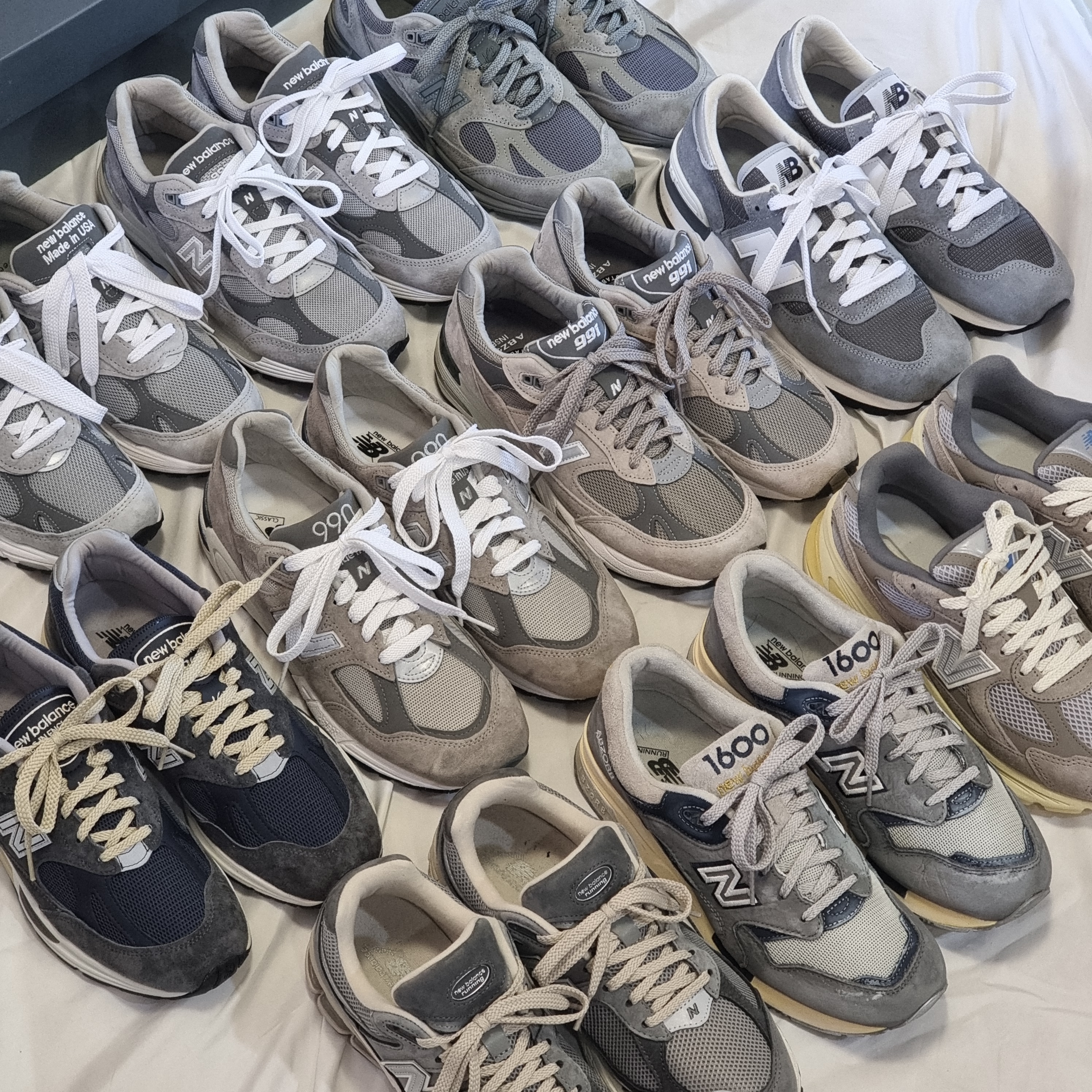 New Balance 2010 Abzorb Arid Stone, New Balance 2002R Premium Vintage Grey 착용 스타일